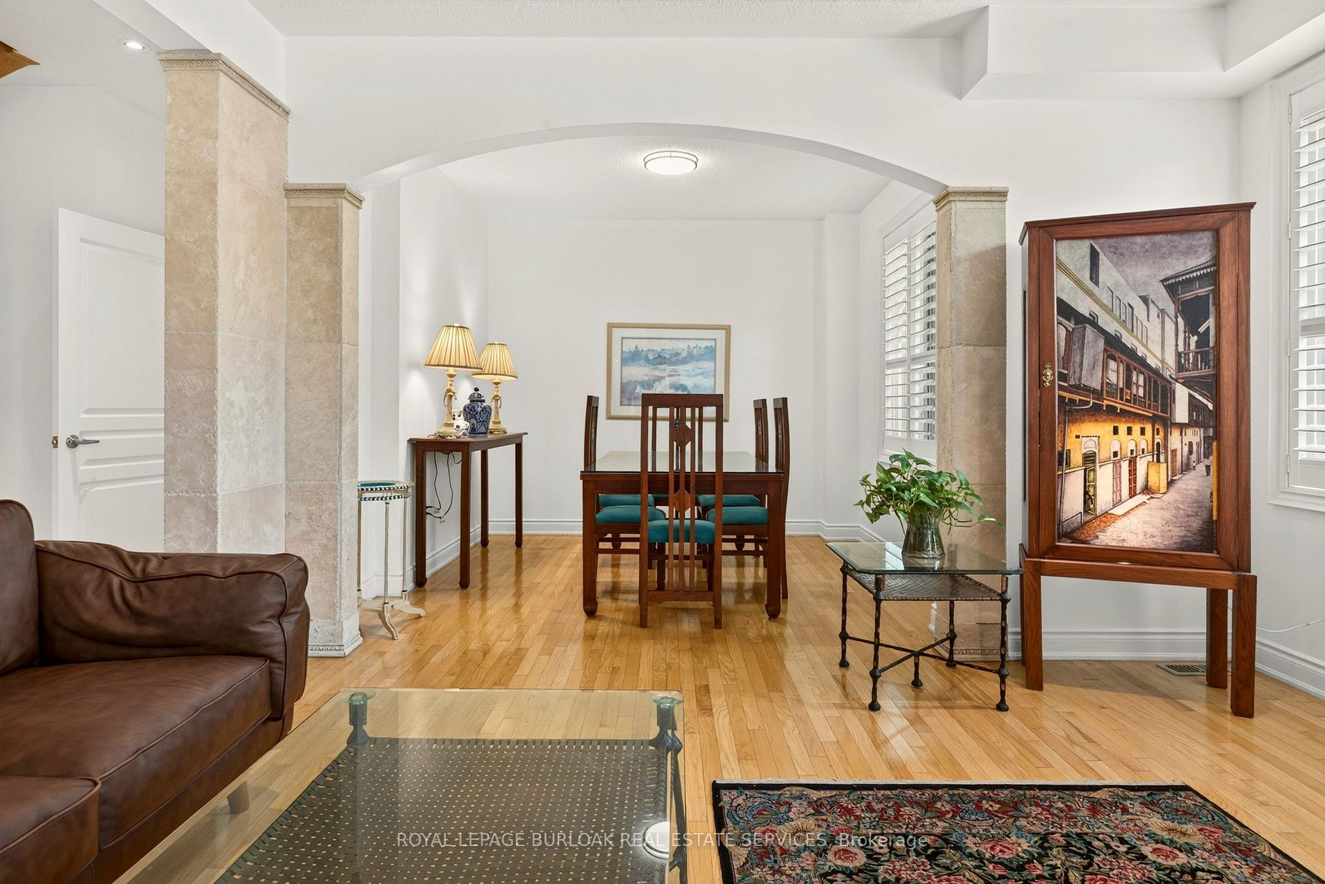 Photo 19 of 215 Burloak Drive, Oakville, Bronte — HOMEH