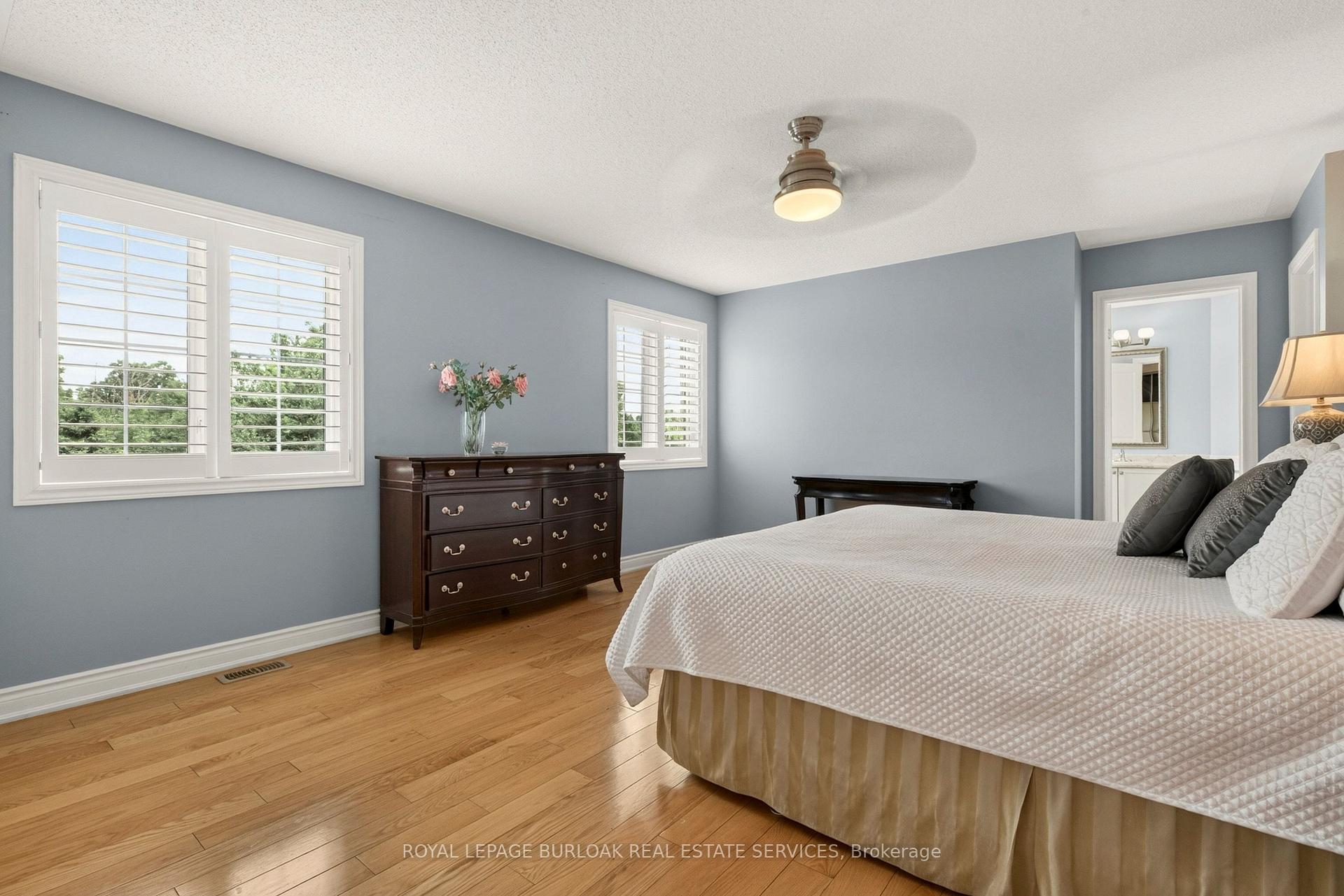 Photo 23 of 215 Burloak Drive, Oakville, Bronte — HOMEH