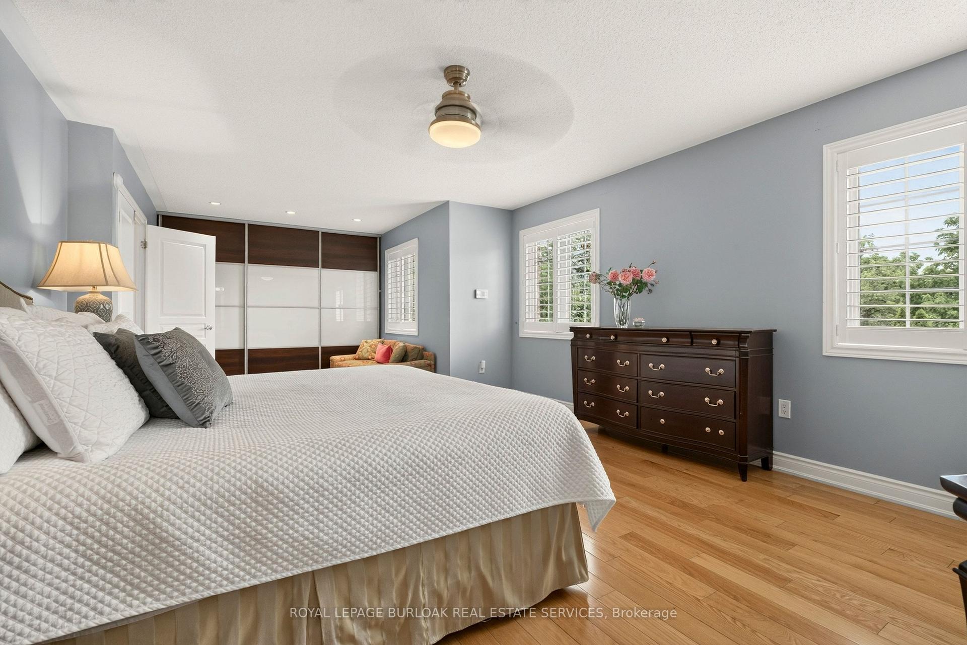 Photo 26 of 215 Burloak Drive, Oakville, Bronte — HOMEH