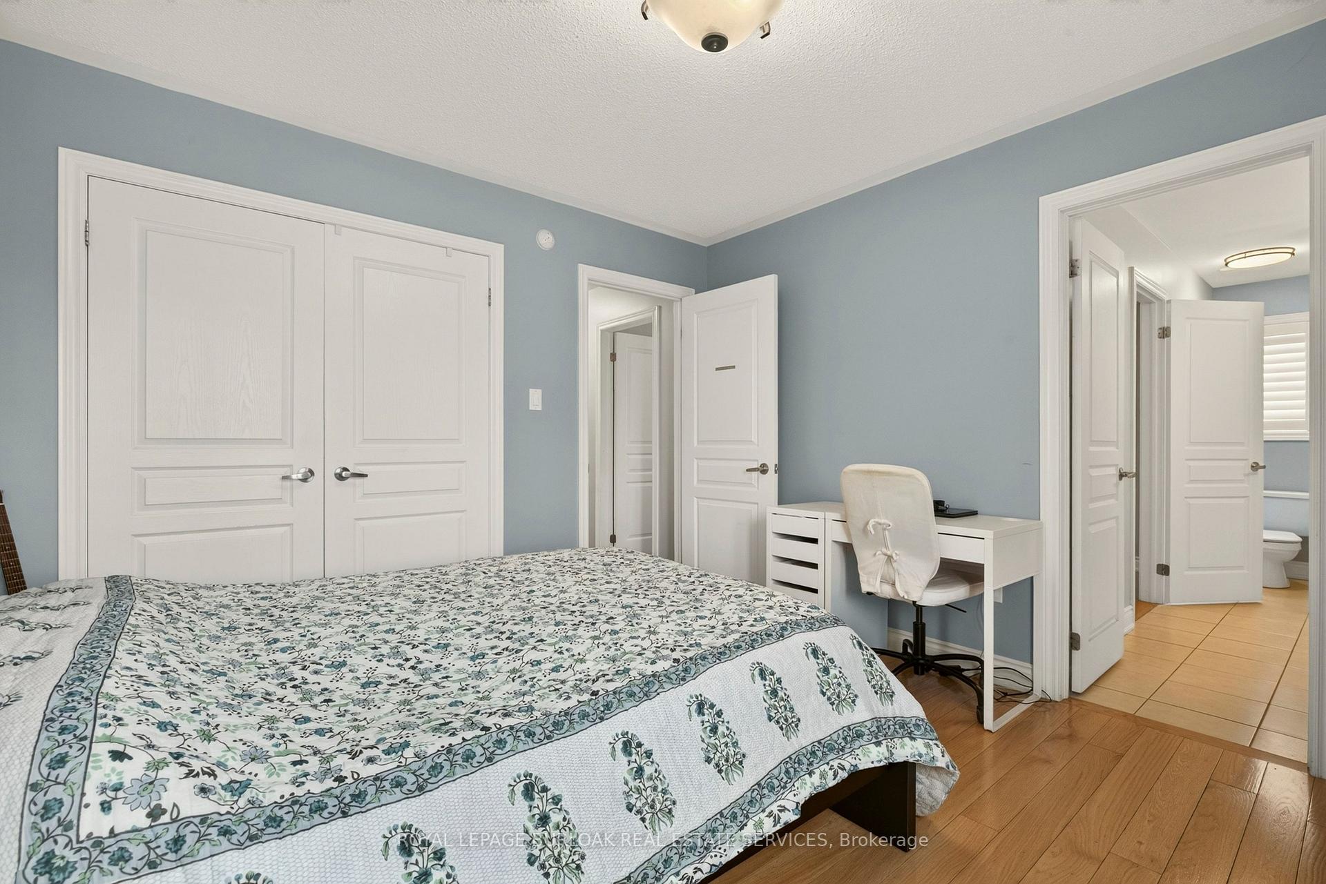 Photo 31 of 215 Burloak Drive, Oakville, Bronte — HOMEH