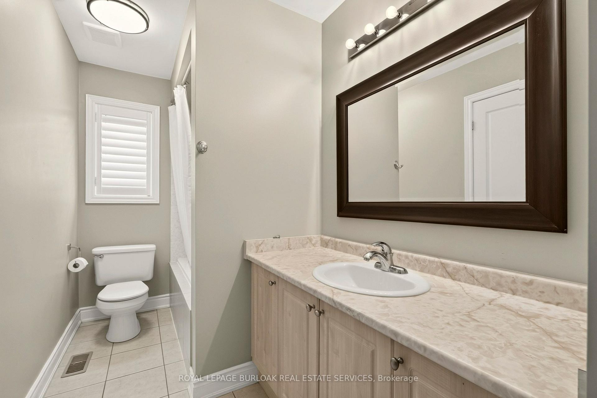Photo 32 of 215 Burloak Drive, Oakville, Bronte — HOMEH
