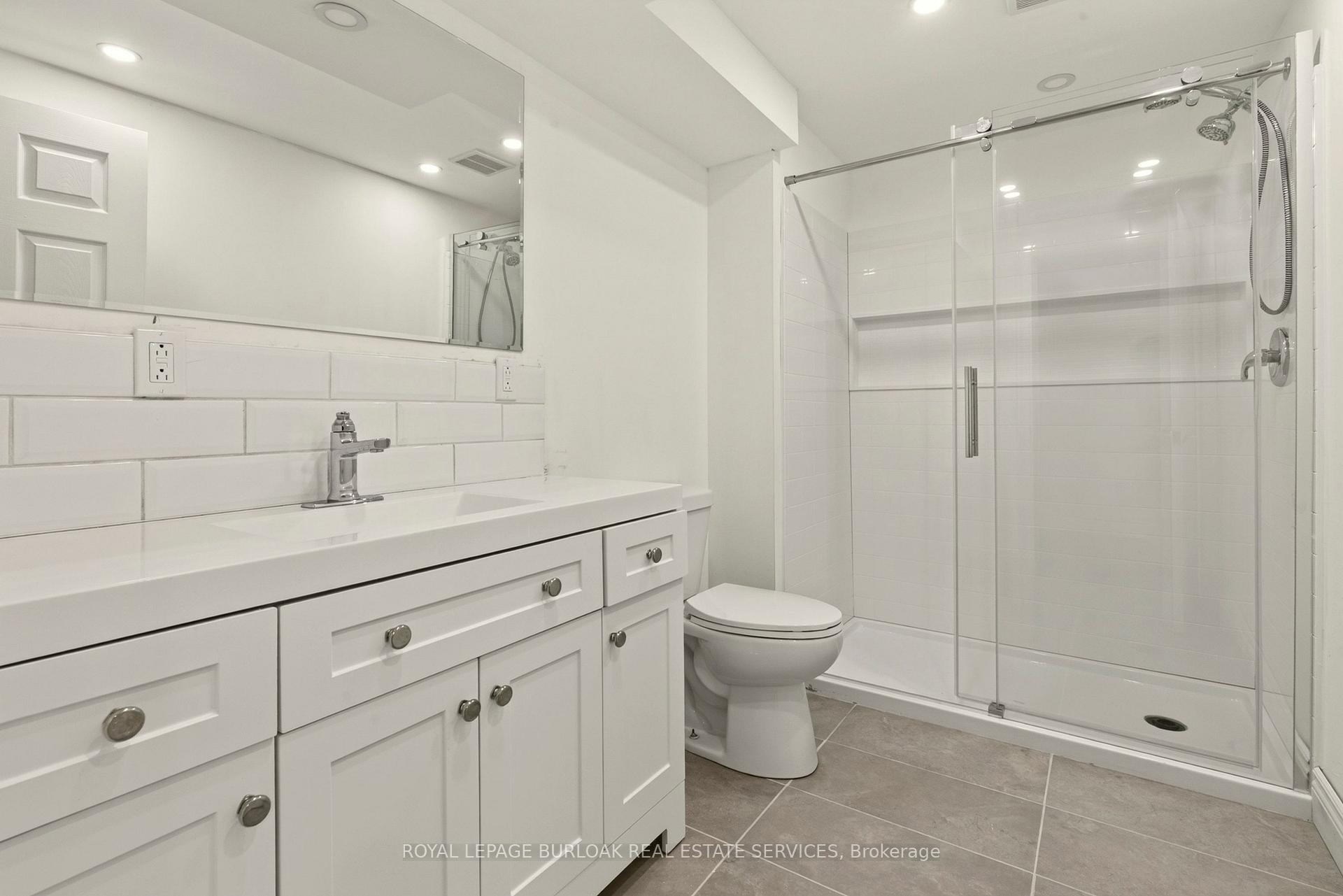 Photo 37 of 215 Burloak Drive, Oakville, Bronte — HOMEH