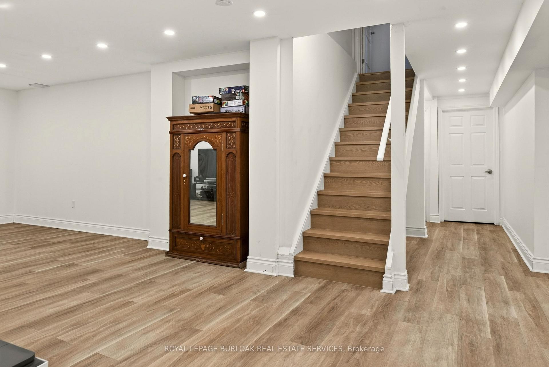 Photo 39 of 215 Burloak Drive, Oakville, Bronte — HOMEH