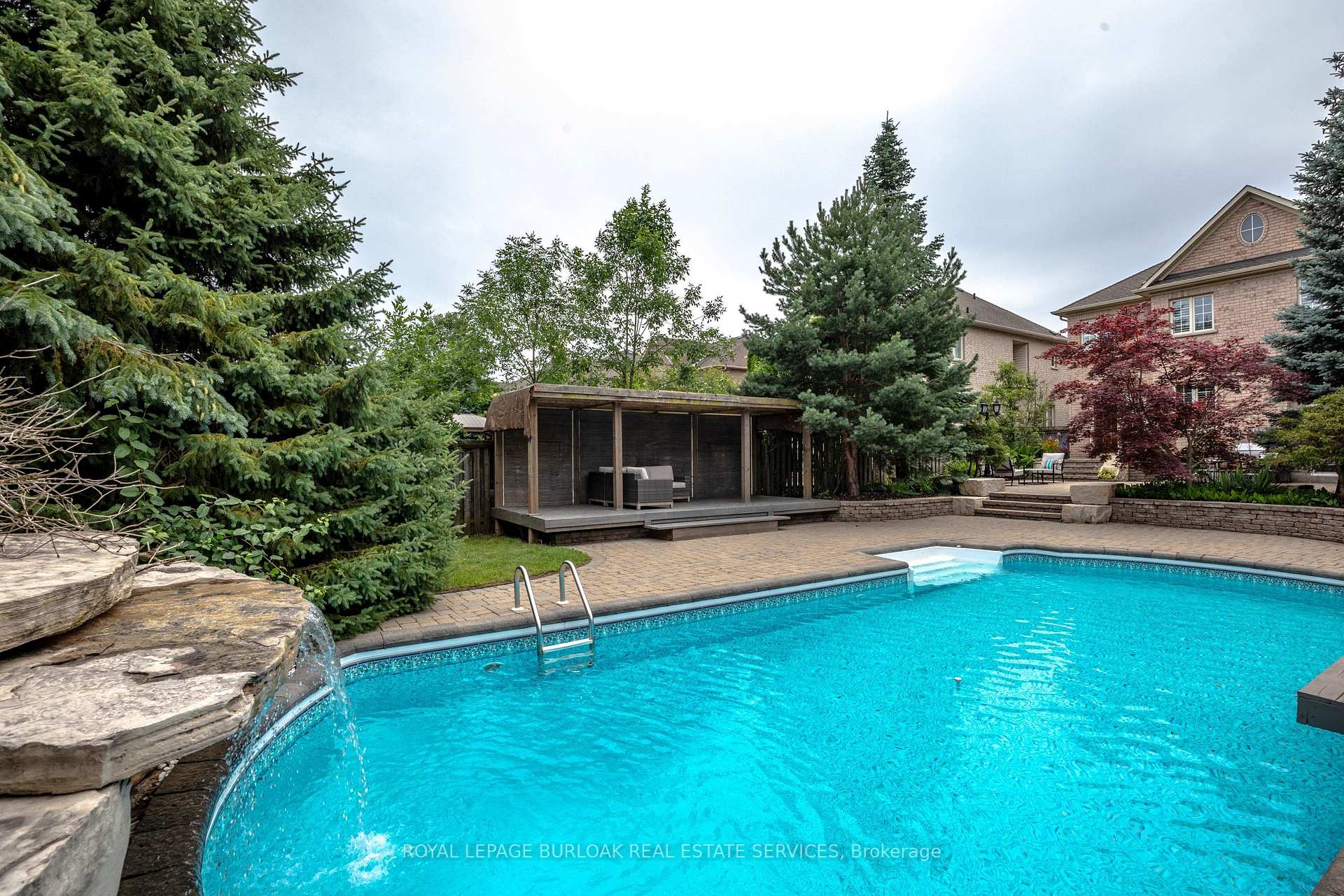 Photo 46 of 215 Burloak Drive, Oakville, Bronte — HOMEH