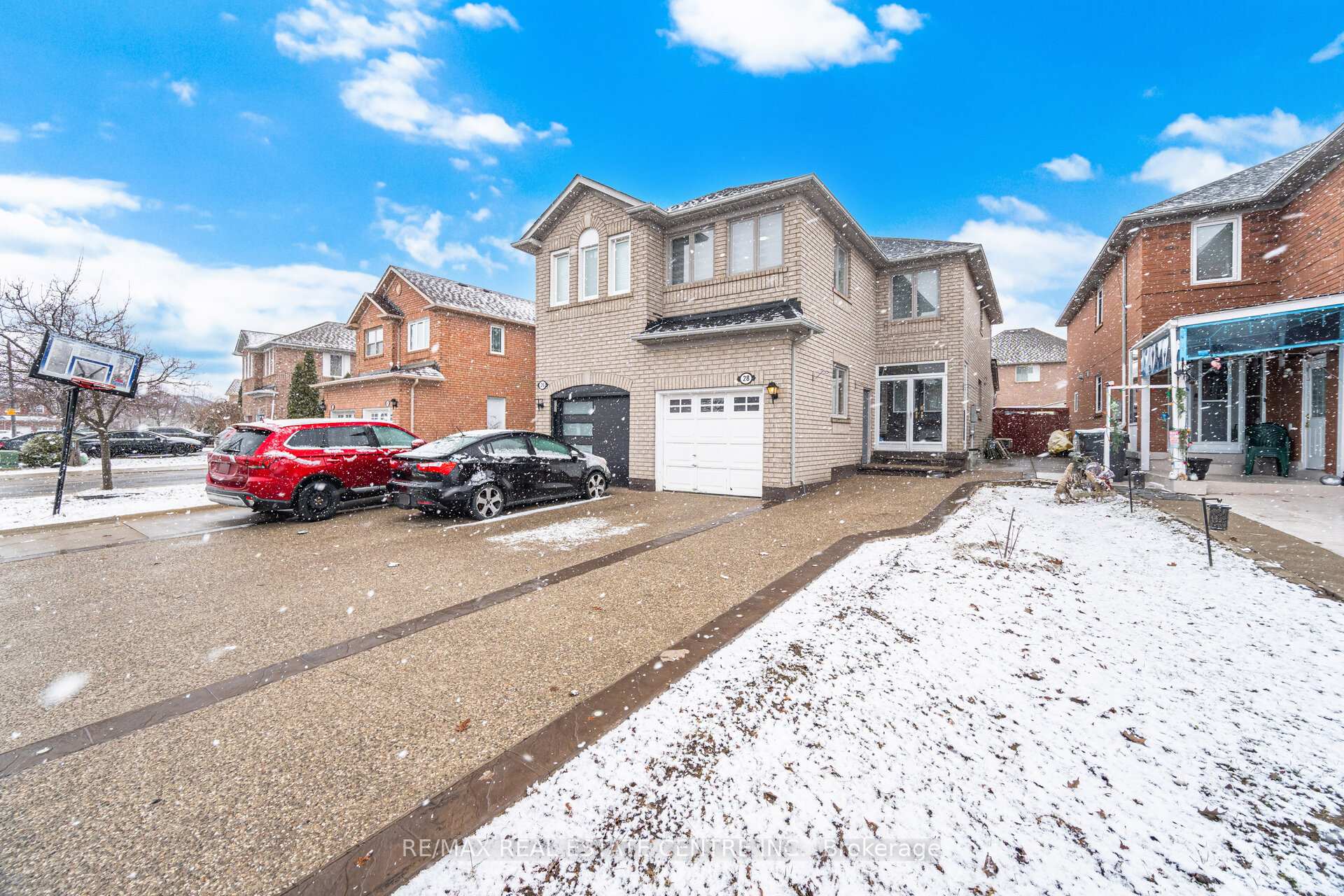 Photo 3 of 28 Mount Fuji Crescent, Brampton, Sandringham-Wellington — HOMEH