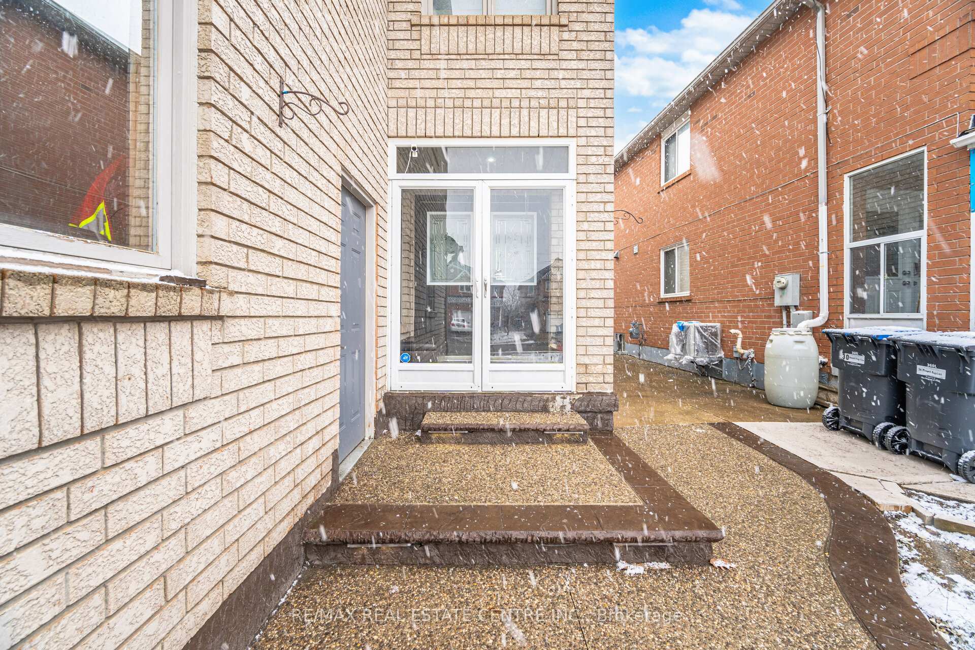 Photo 4 of 28 Mount Fuji Crescent, Brampton, Sandringham-Wellington — HOMEH