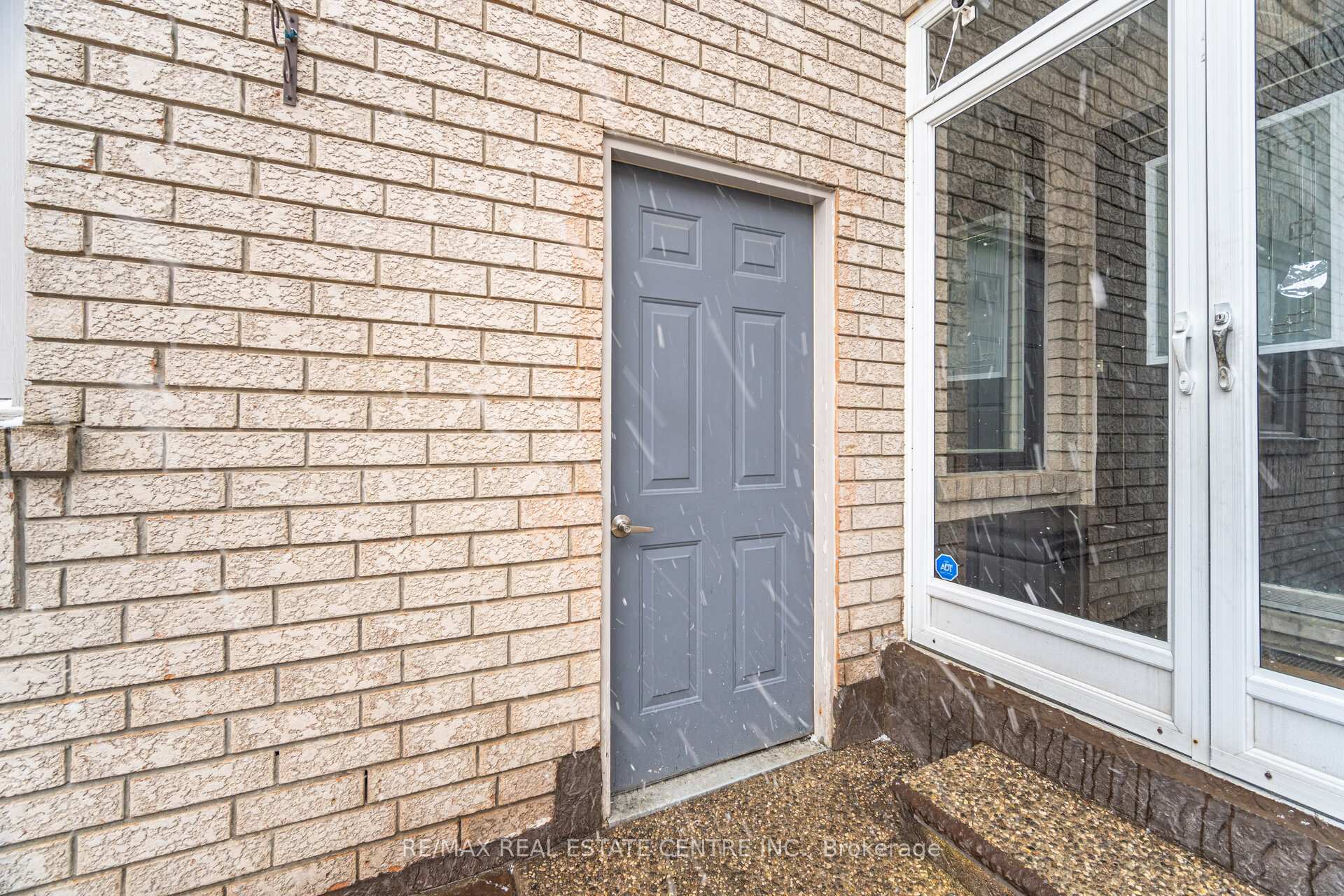 Photo 5 of 28 Mount Fuji Crescent, Brampton, Sandringham-Wellington — HOMEH
