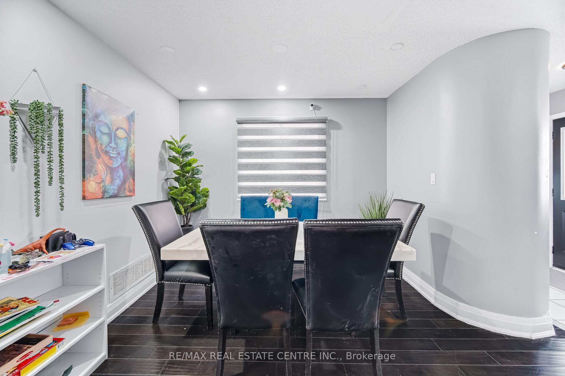 Photo 9 of 28 Mount Fuji Crescent, Brampton, Sandringham-Wellington — HOMEH