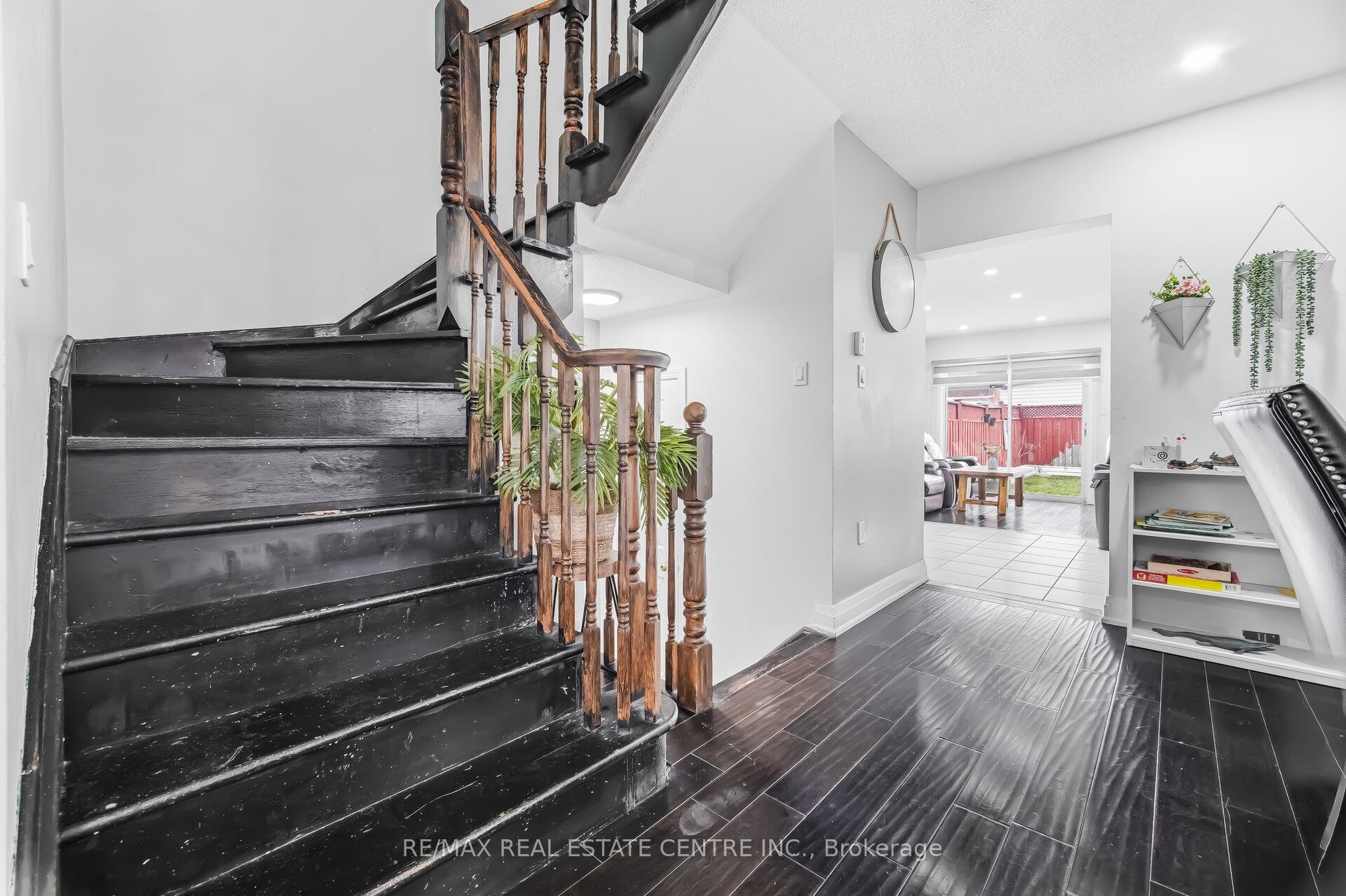 Photo 23 of 28 Mount Fuji Crescent, Brampton, Sandringham-Wellington — HOMEH