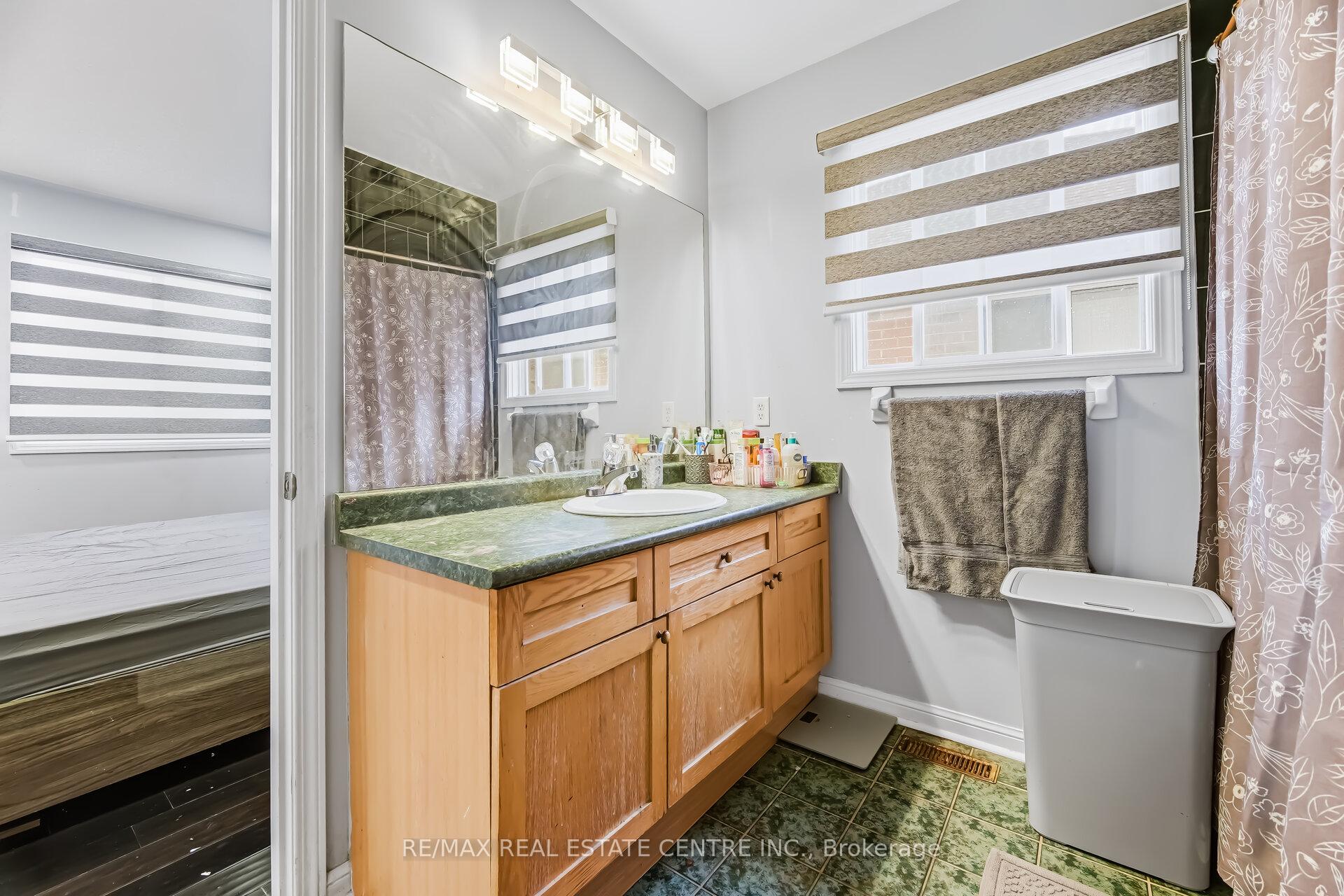 Photo 27 of 28 Mount Fuji Crescent, Brampton, Sandringham-Wellington — HOMEH