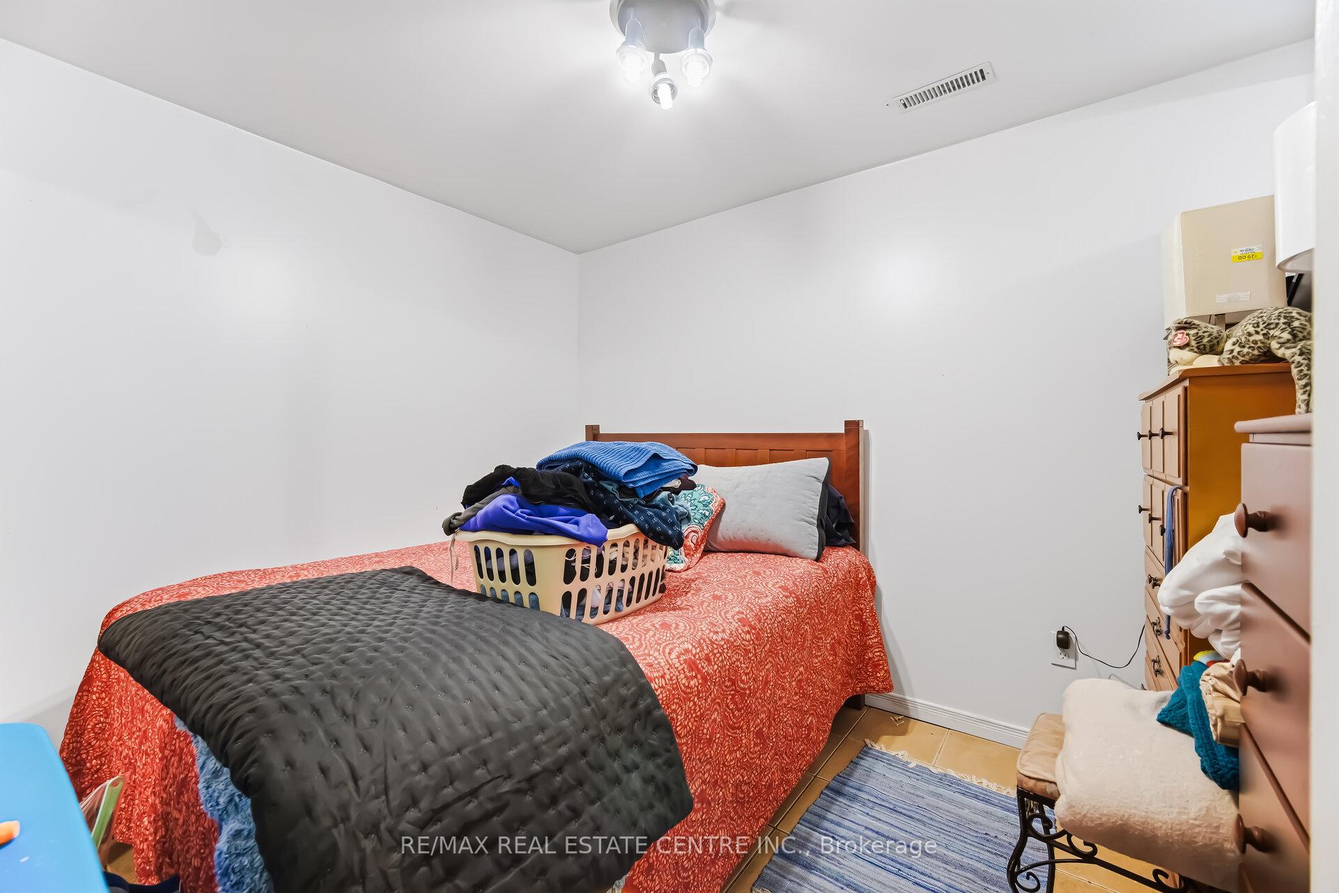 Photo 34 of 28 Mount Fuji Crescent, Brampton, Sandringham-Wellington — HOMEH
