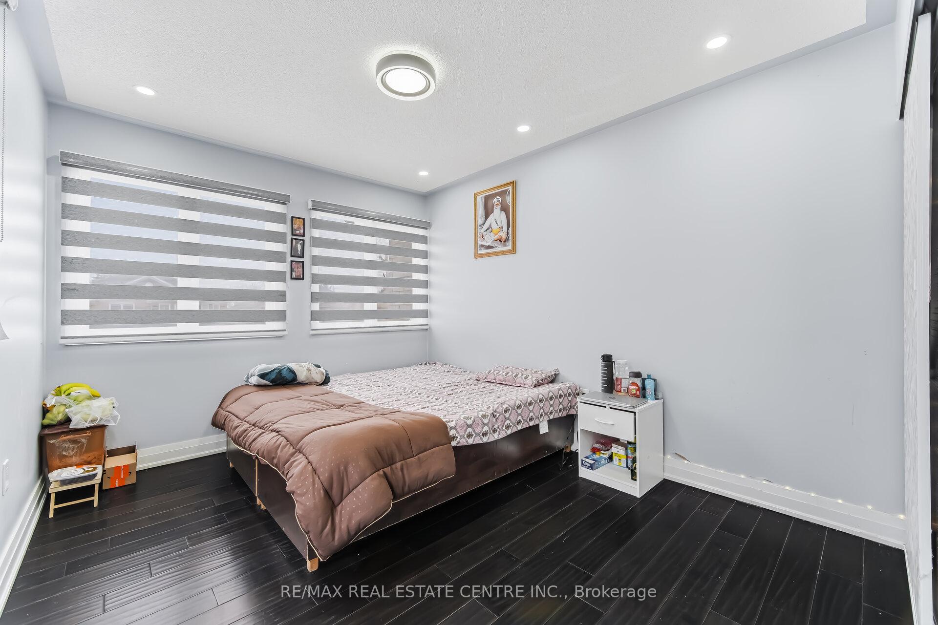 Photo 36 of 28 Mount Fuji Crescent, Brampton, Sandringham-Wellington — HOMEH