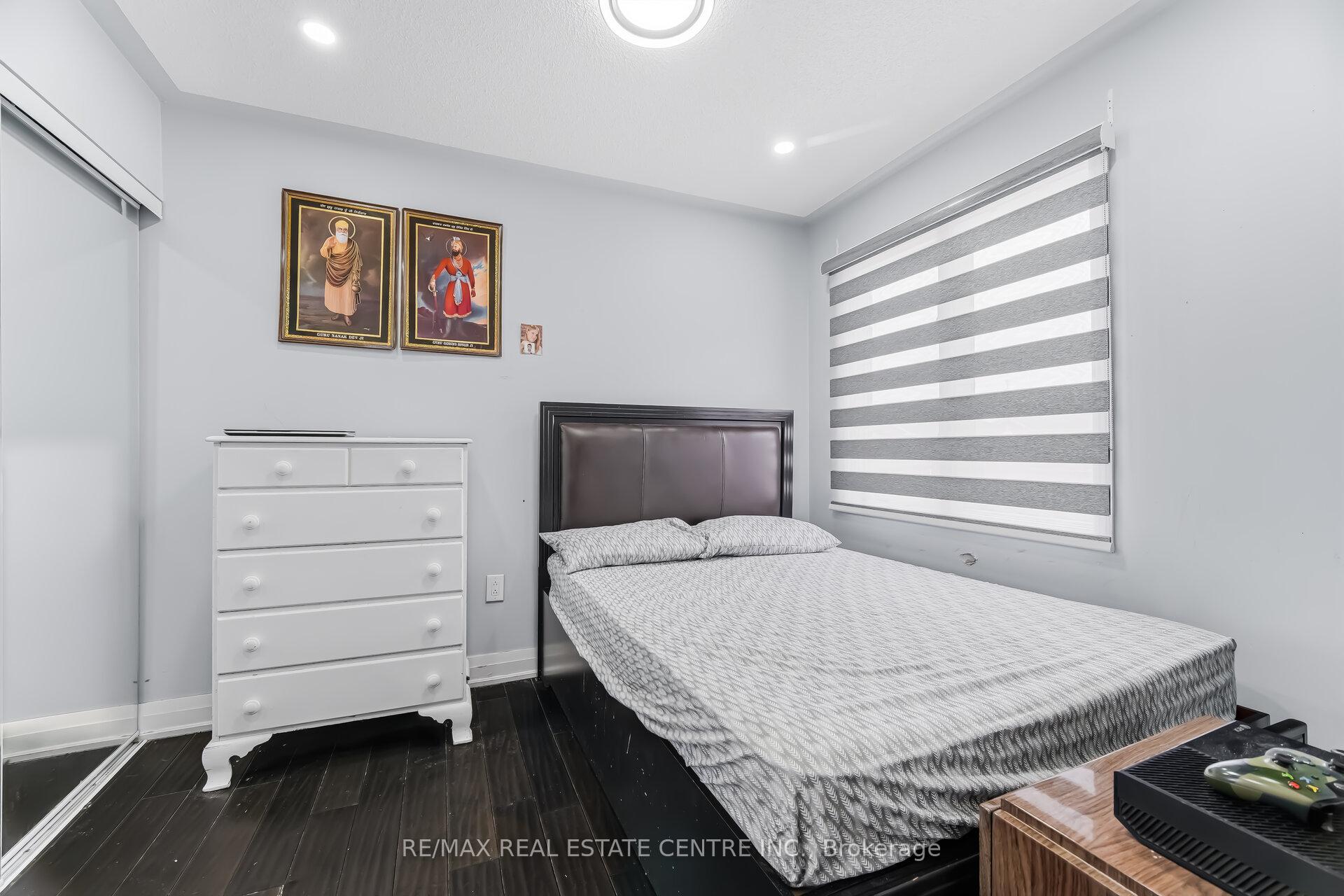 Photo 38 of 28 Mount Fuji Crescent, Brampton, Sandringham-Wellington — HOMEH