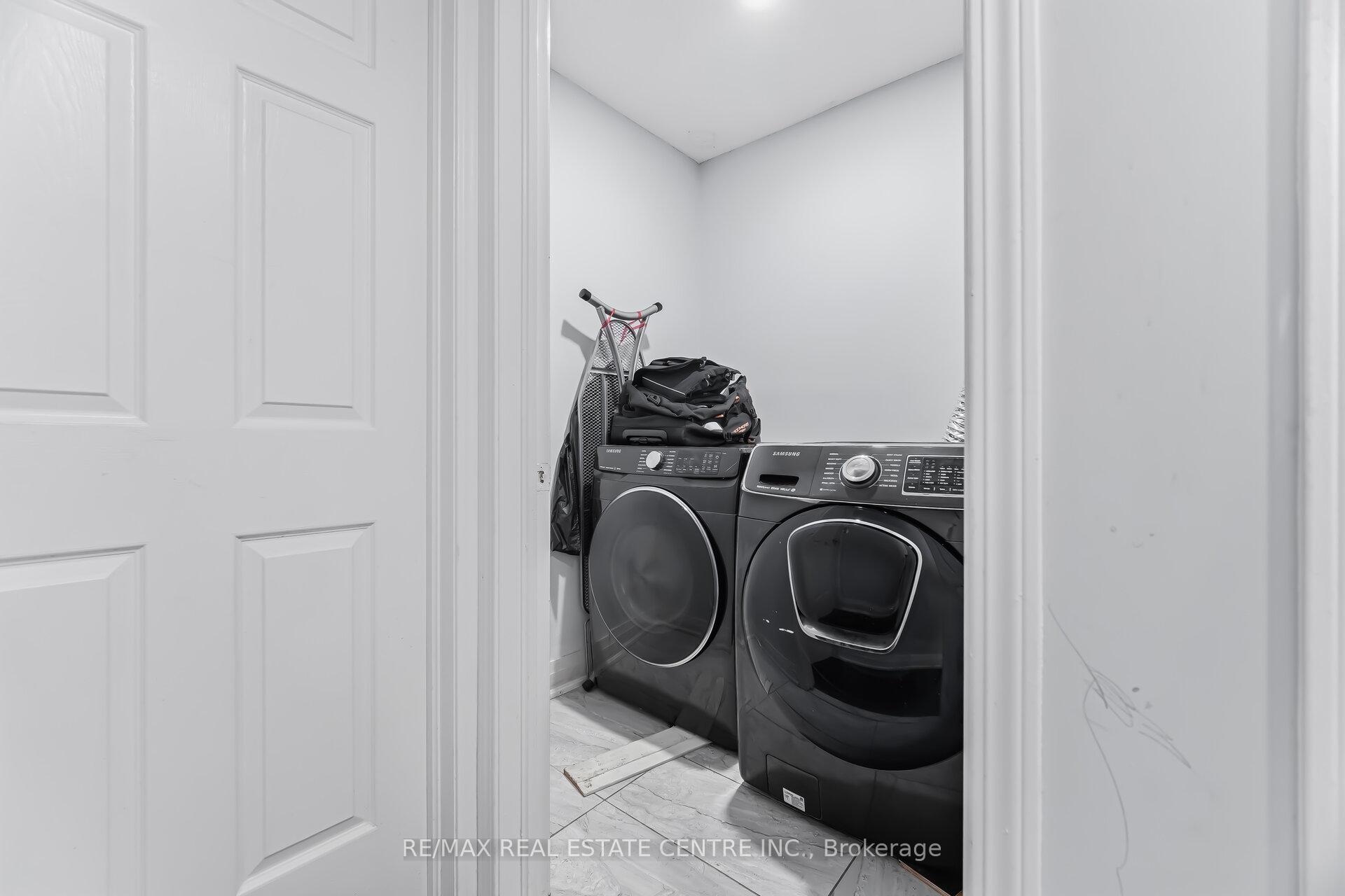 Photo 41 of 28 Mount Fuji Crescent, Brampton, Sandringham-Wellington — HOMEH