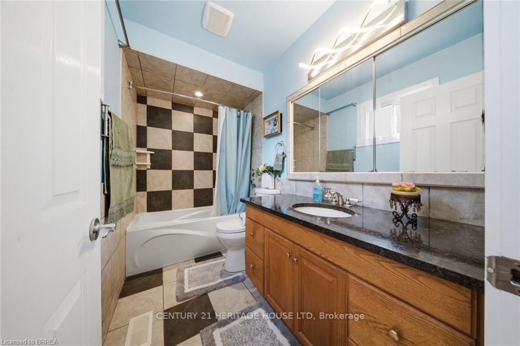 Photo 15 of 106 Memorial Drive, Brantford, Fairview/Greenbrier — HOMEH