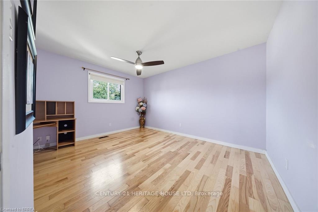 Photo 16 of 106 Memorial Drive, Brantford, Fairview/Greenbrier — HOMEH