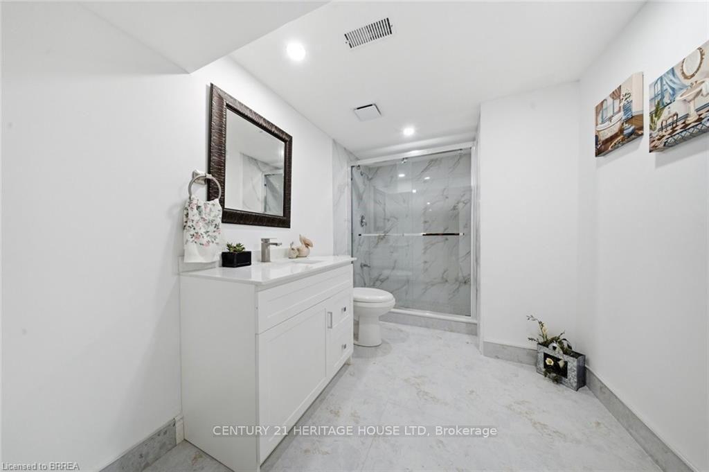 Photo 24 of 106 Memorial Drive, Brantford, Fairview/Greenbrier — HOMEH