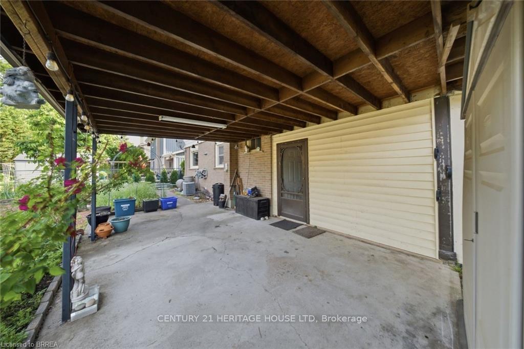 Photo 26 of 106 Memorial Drive, Brantford, Fairview/Greenbrier — HOMEH
