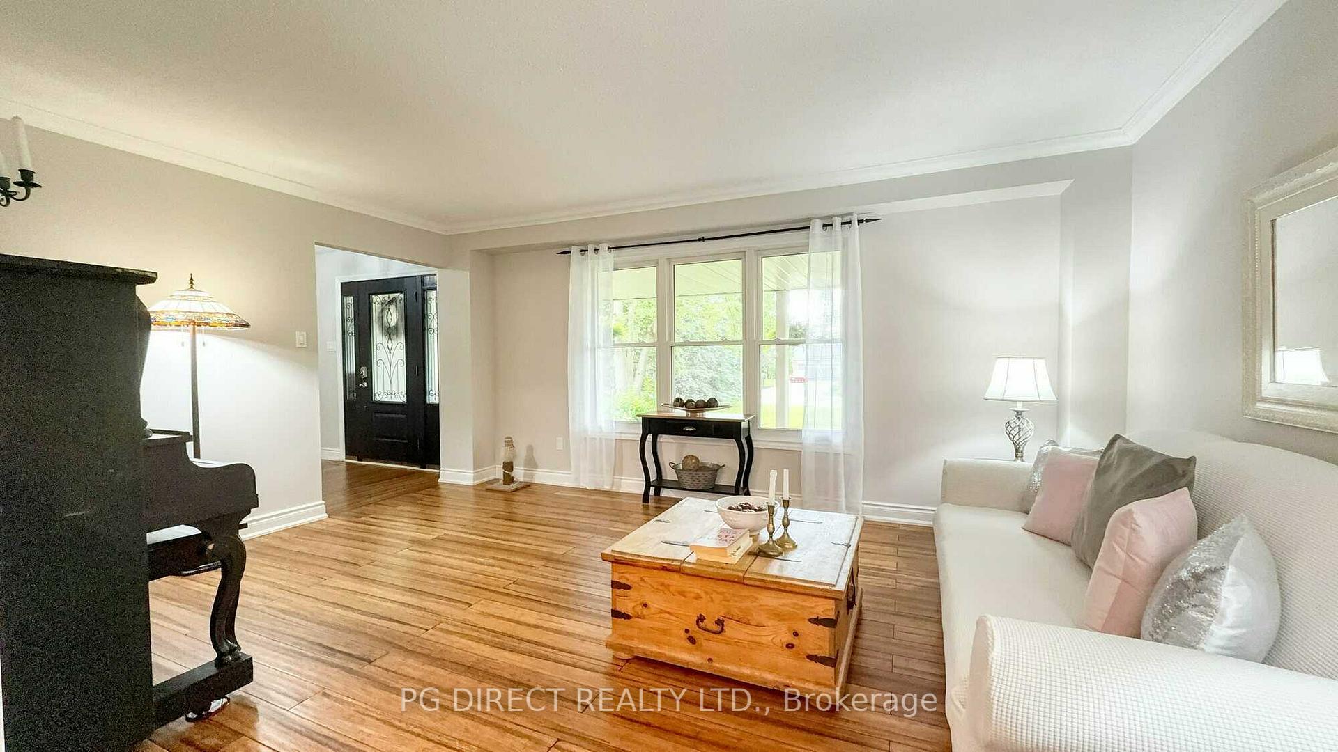 Photo 3 of 12 Meadow Drive, Caledon, Caledon Village — HOMEH