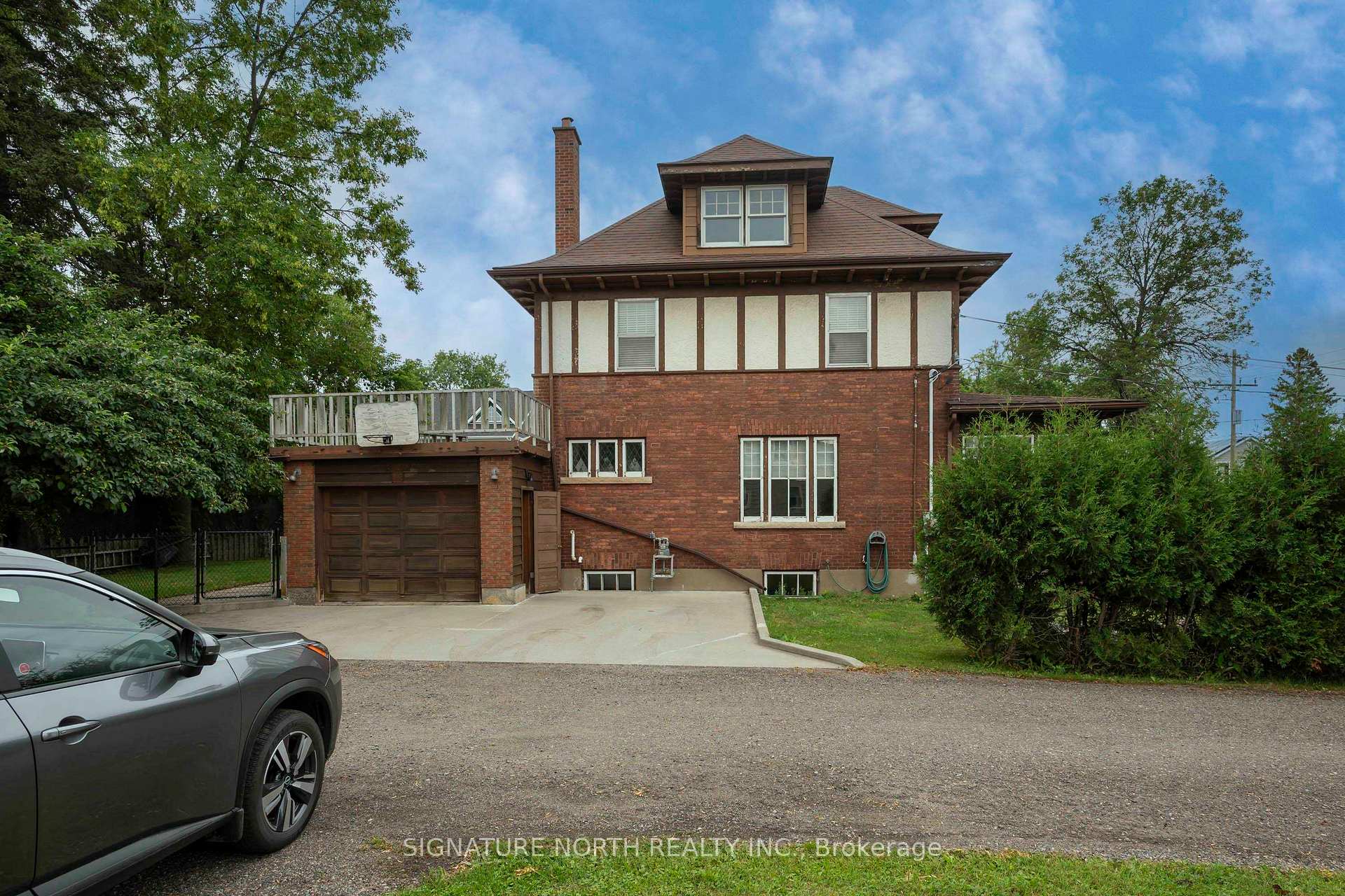 Photo 2 of 74 Prospect Avenue, Thunder Bay, College Heights — HOMEH
