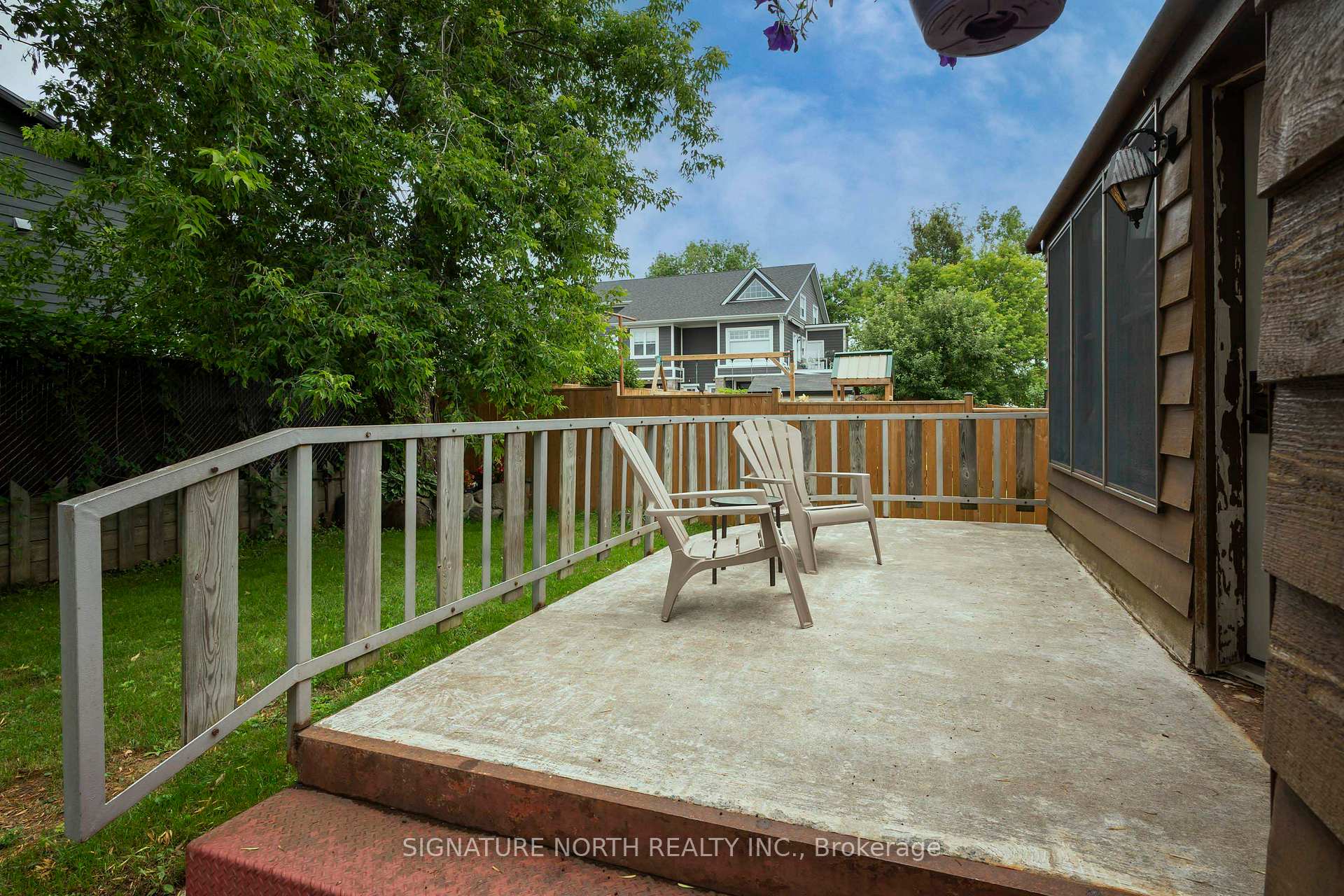 Photo 4 of 74 Prospect Avenue, Thunder Bay, College Heights — HOMEH