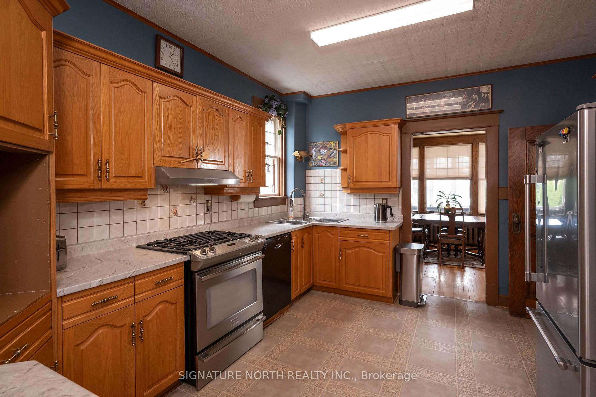 Photo 16 of 74 Prospect Avenue, Thunder Bay, College Heights — HOMEH