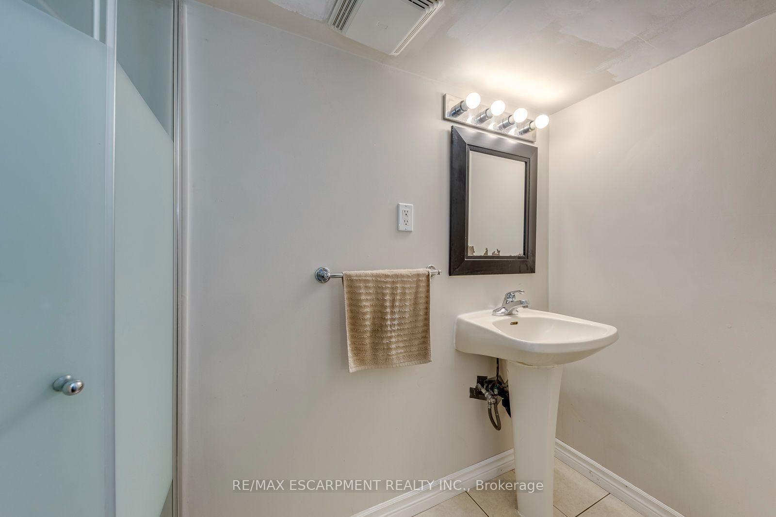 Photo 24 of 74 Royal Avenue, Hamilton, Ainslie Wood — HOMEH