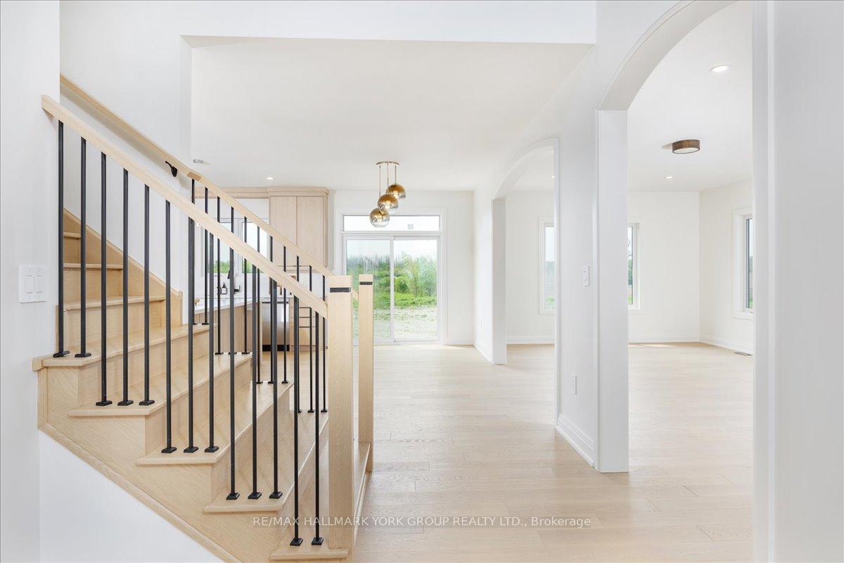 Photo 5 of 147 Lake Drive E, Georgina, Historic Lakeshore Communities — HOMEH