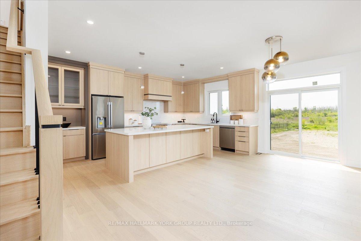 Photo 7 of 147 Lake Drive E, Georgina, Historic Lakeshore Communities — HOMEH