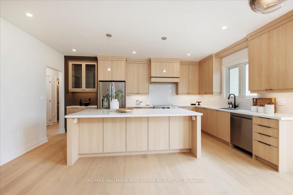 Photo 8 of 147 Lake Drive E, Georgina, Historic Lakeshore Communities — HOMEH