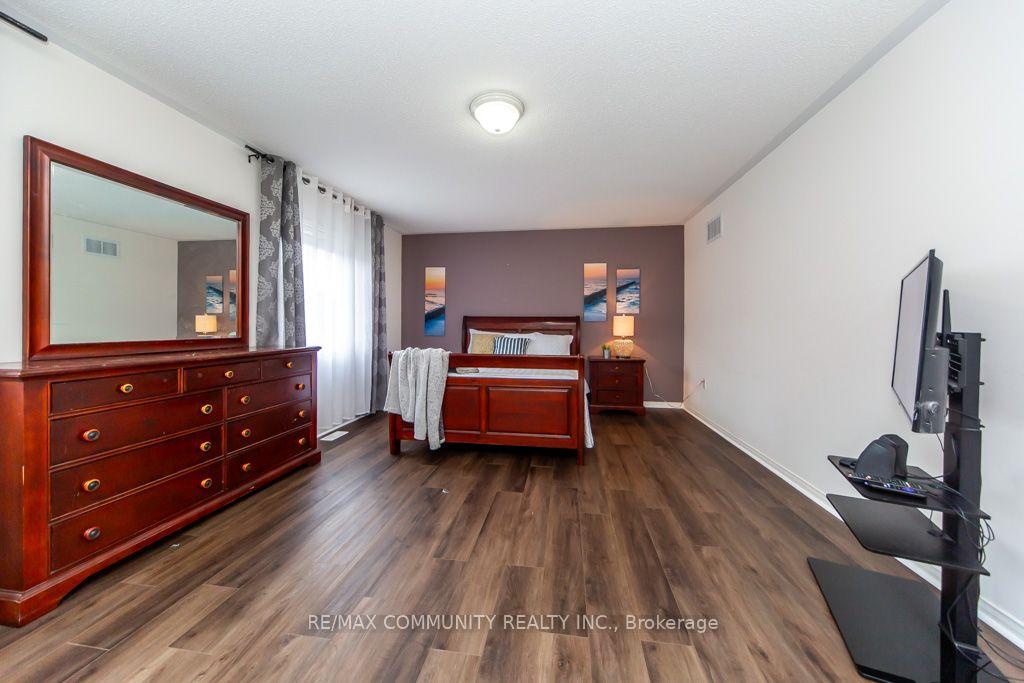 Photo 33 of 44 Haskell Avenue, Ajax, Northwest Ajax — HOMEH