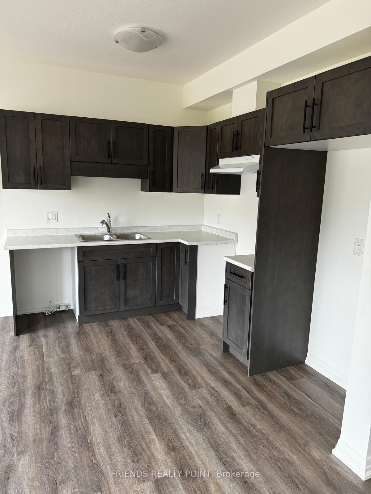 Photo 7 of 44 Samuel Avenue, Pelham, Fonthill — HOMEH