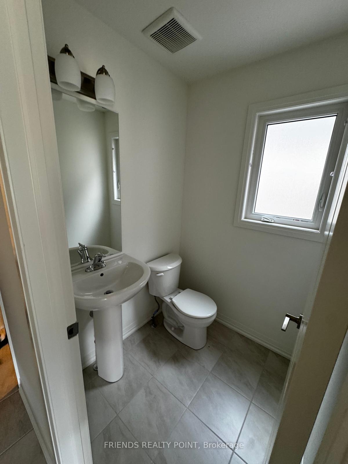 Photo 9 of 44 Samuel Avenue, Pelham, Fonthill — HOMEH