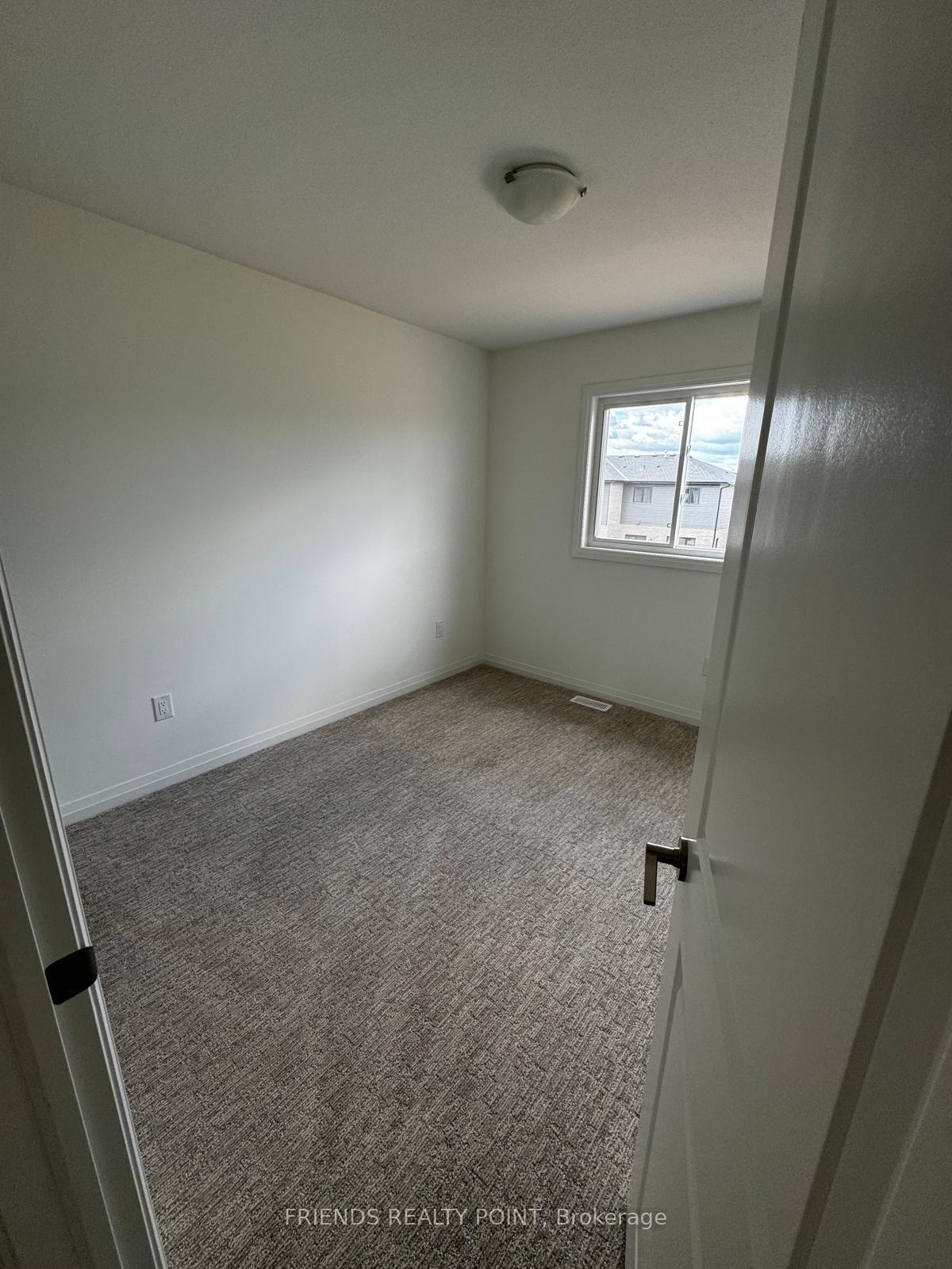 Photo 18 of 44 Samuel Avenue, Pelham, Fonthill — HOMEH