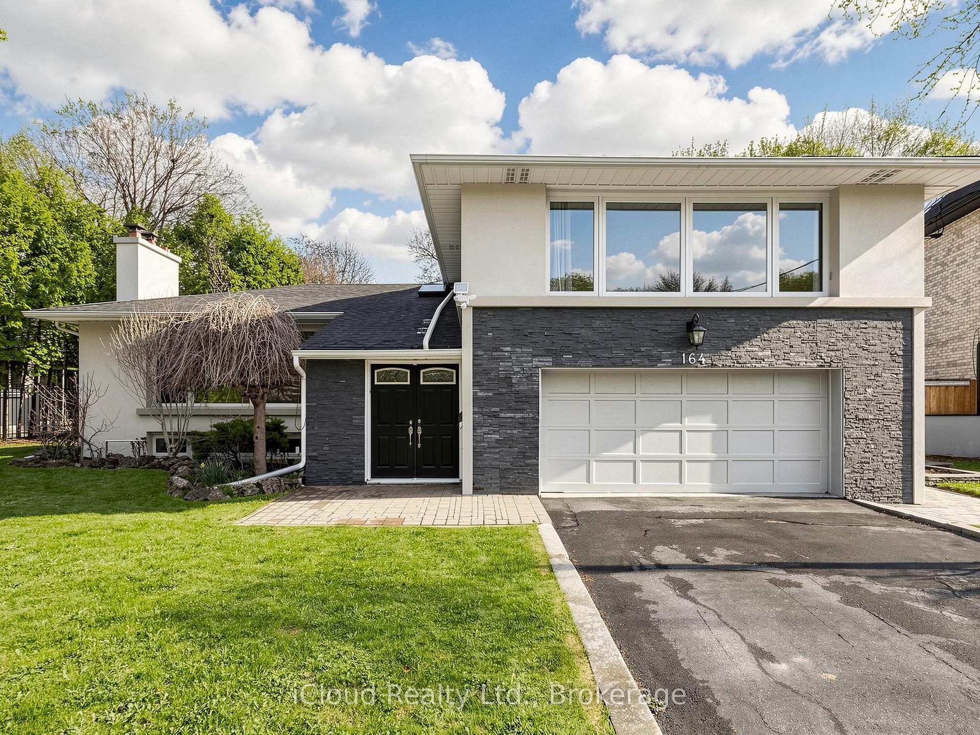 Photo 4 of 164 Munro Boulevard, North York, St. Andrew-Windfields — HOMEH