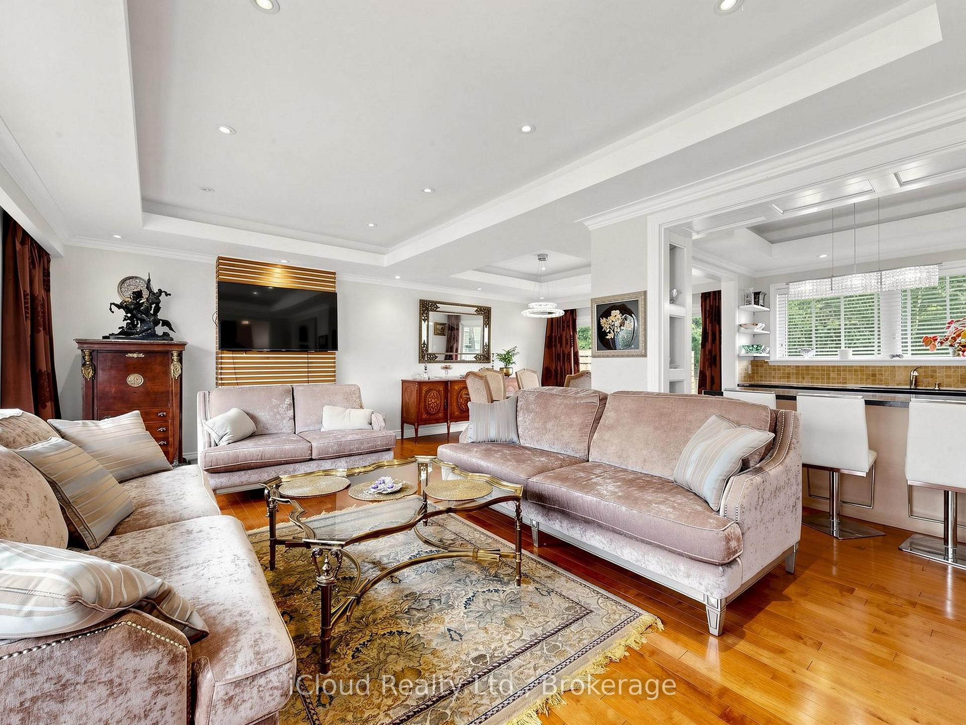 Photo 6 of 164 Munro Boulevard, North York, St. Andrew-Windfields — HOMEH