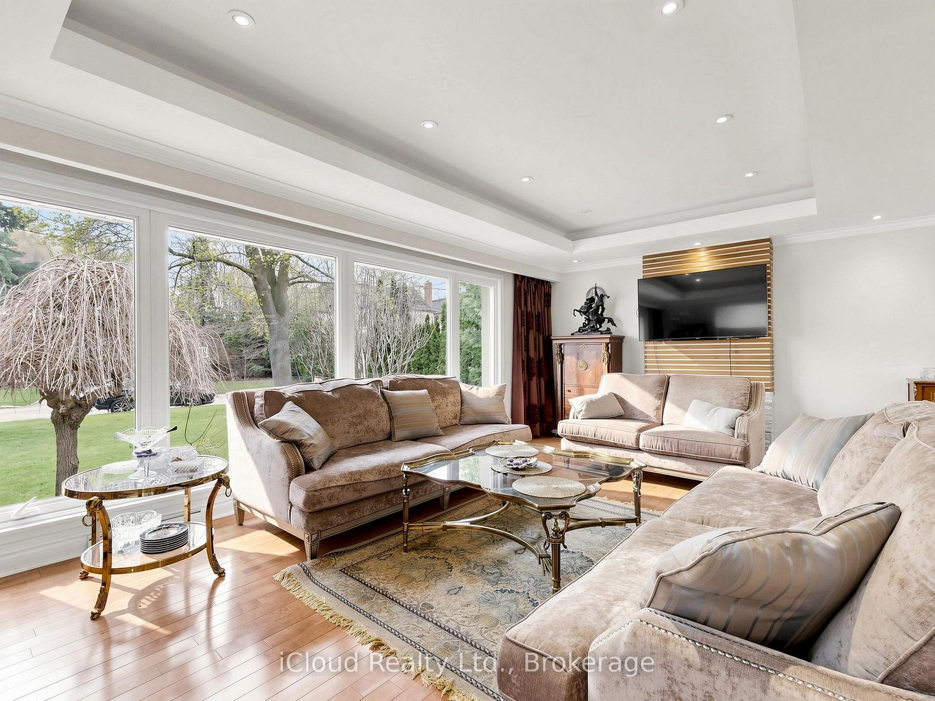 Photo 7 of 164 Munro Boulevard, North York, St. Andrew-Windfields — HOMEH