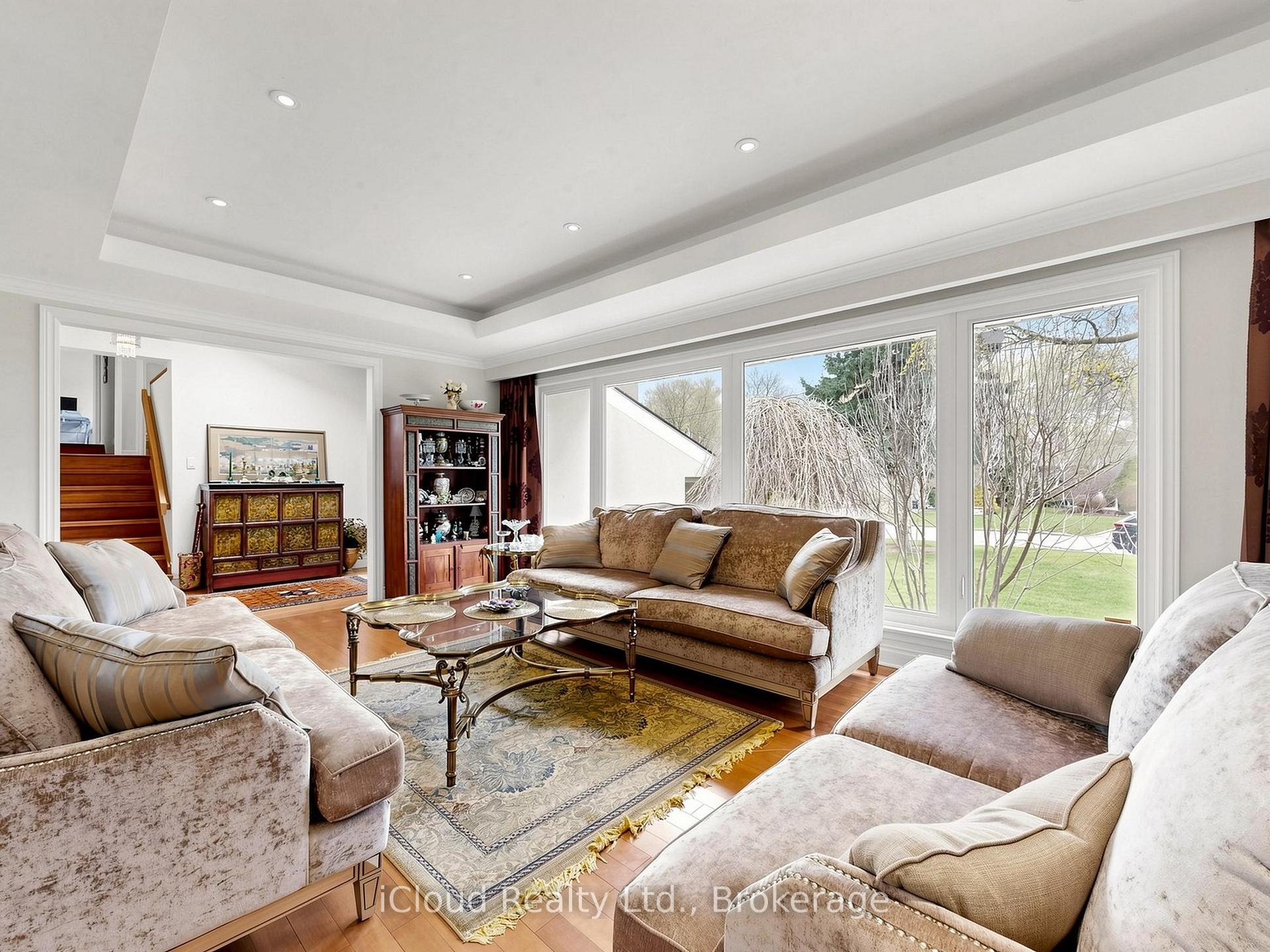 Photo 8 of 164 Munro Boulevard, North York, St. Andrew-Windfields — HOMEH