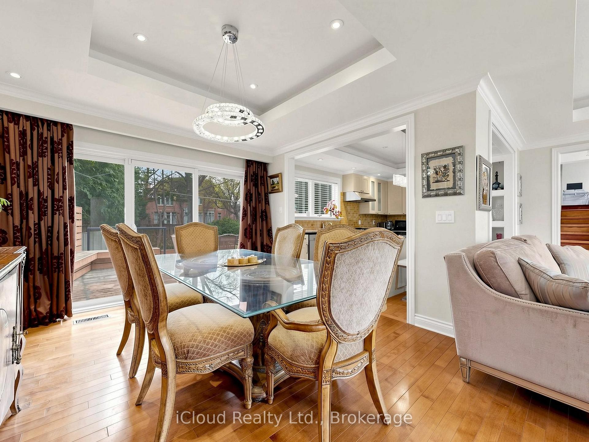 Photo 10 of 164 Munro Boulevard, North York, St. Andrew-Windfields — HOMEH