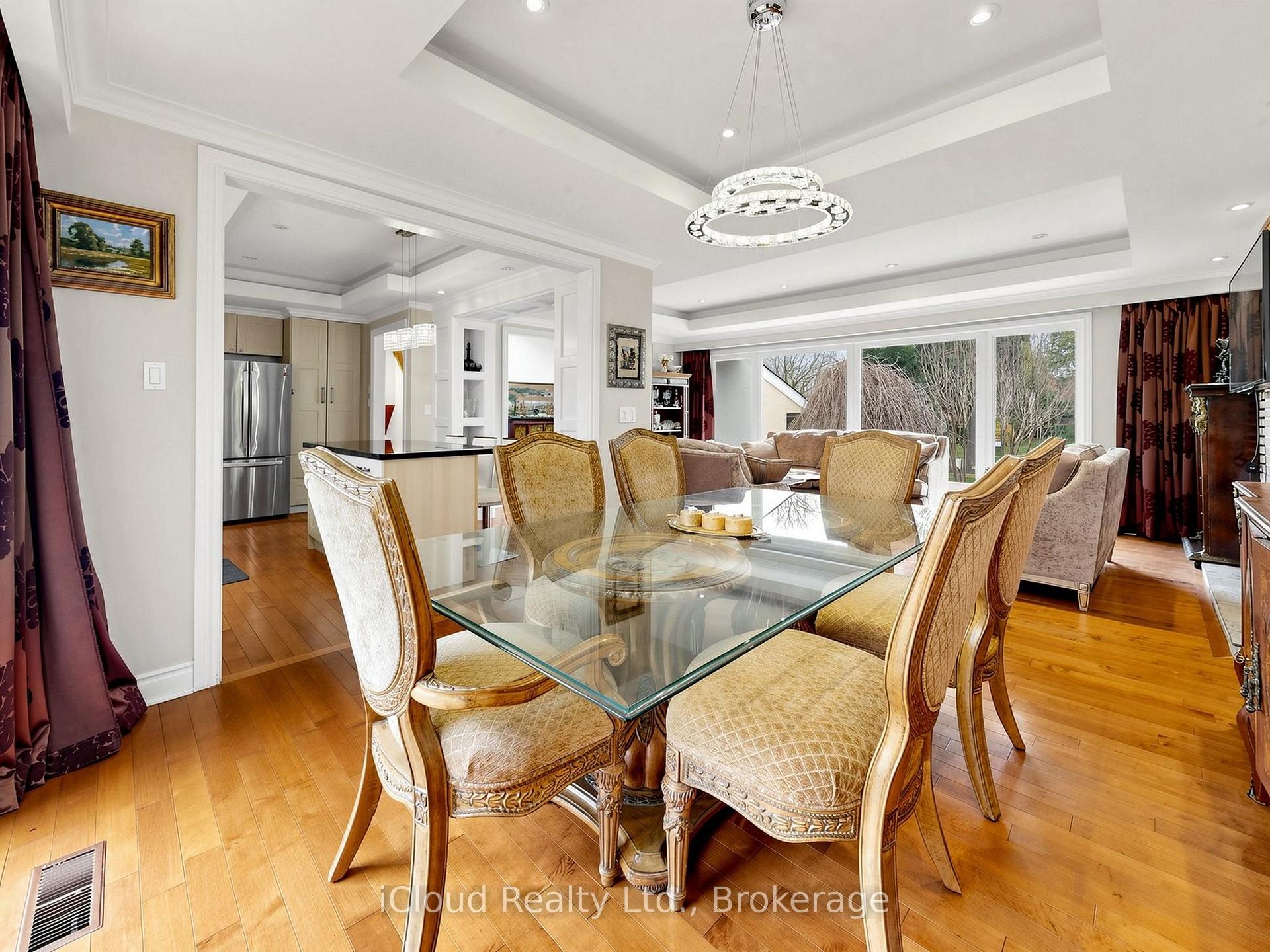 Photo 11 of 164 Munro Boulevard, North York, St. Andrew-Windfields — HOMEH