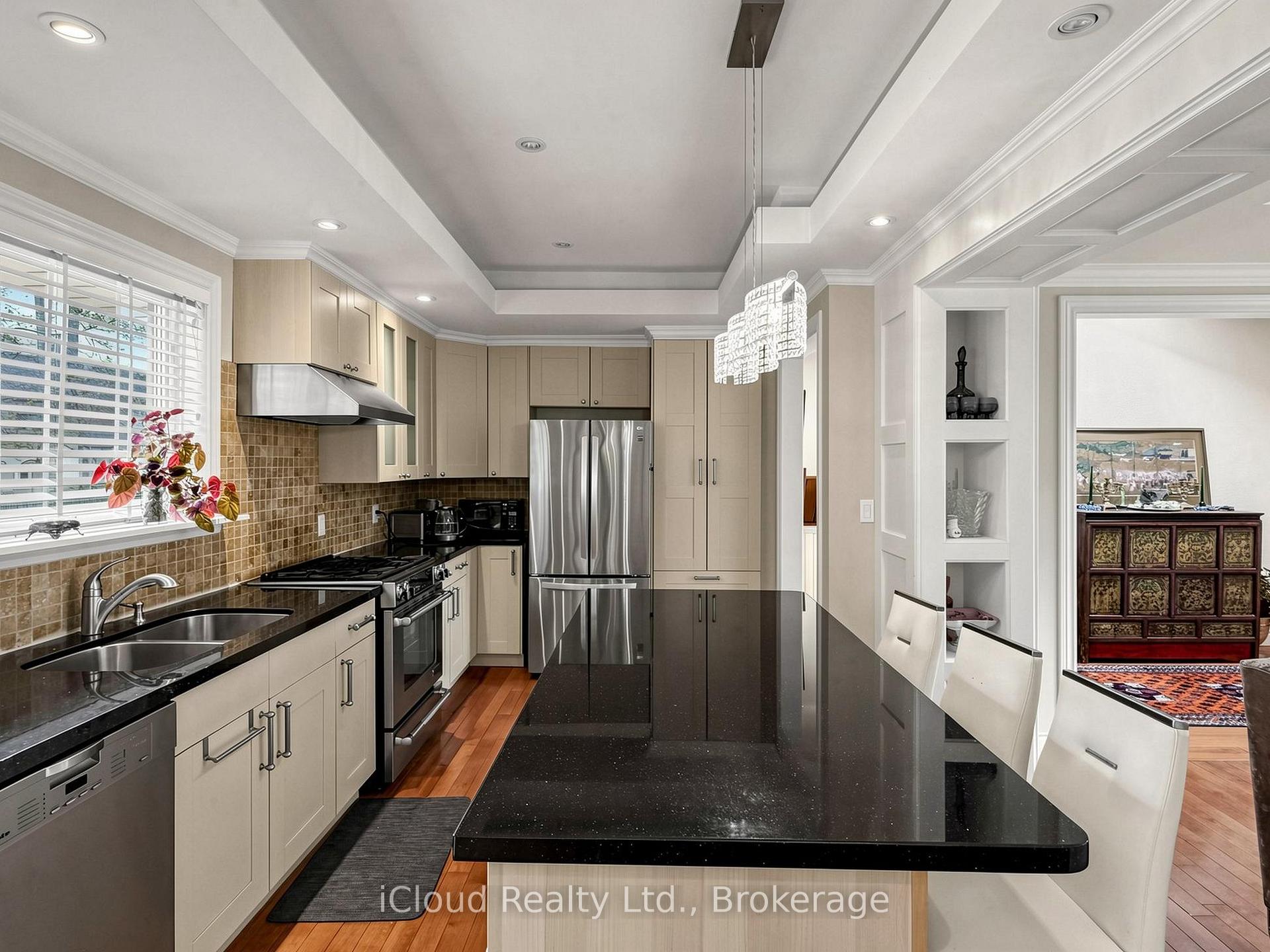 Photo 18 of 164 Munro Boulevard, North York, St. Andrew-Windfields — HOMEH
