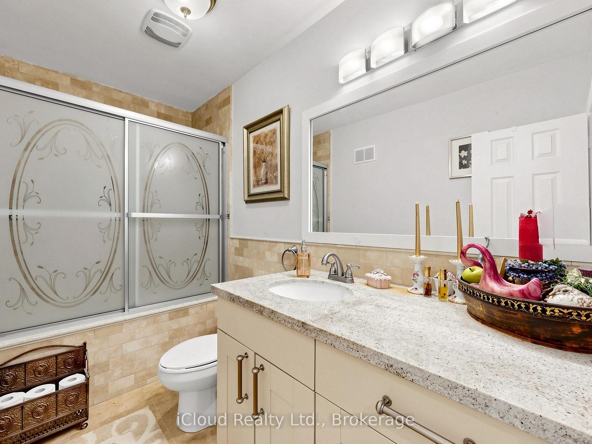 Photo 37 of 164 Munro Boulevard, North York, St. Andrew-Windfields — HOMEH