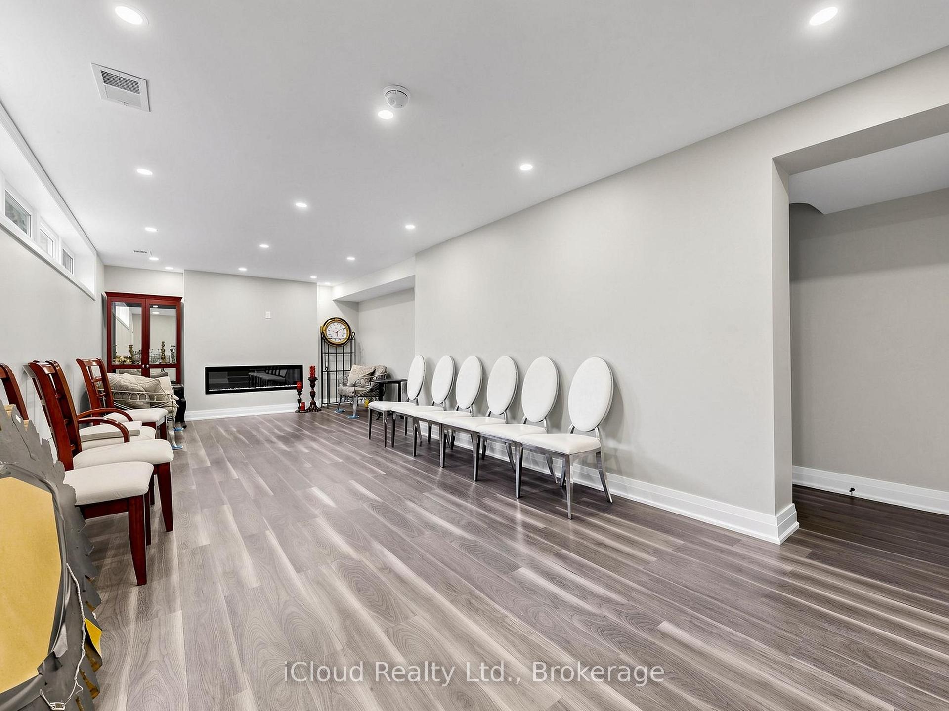 Photo 41 of 164 Munro Boulevard, North York, St. Andrew-Windfields — HOMEH