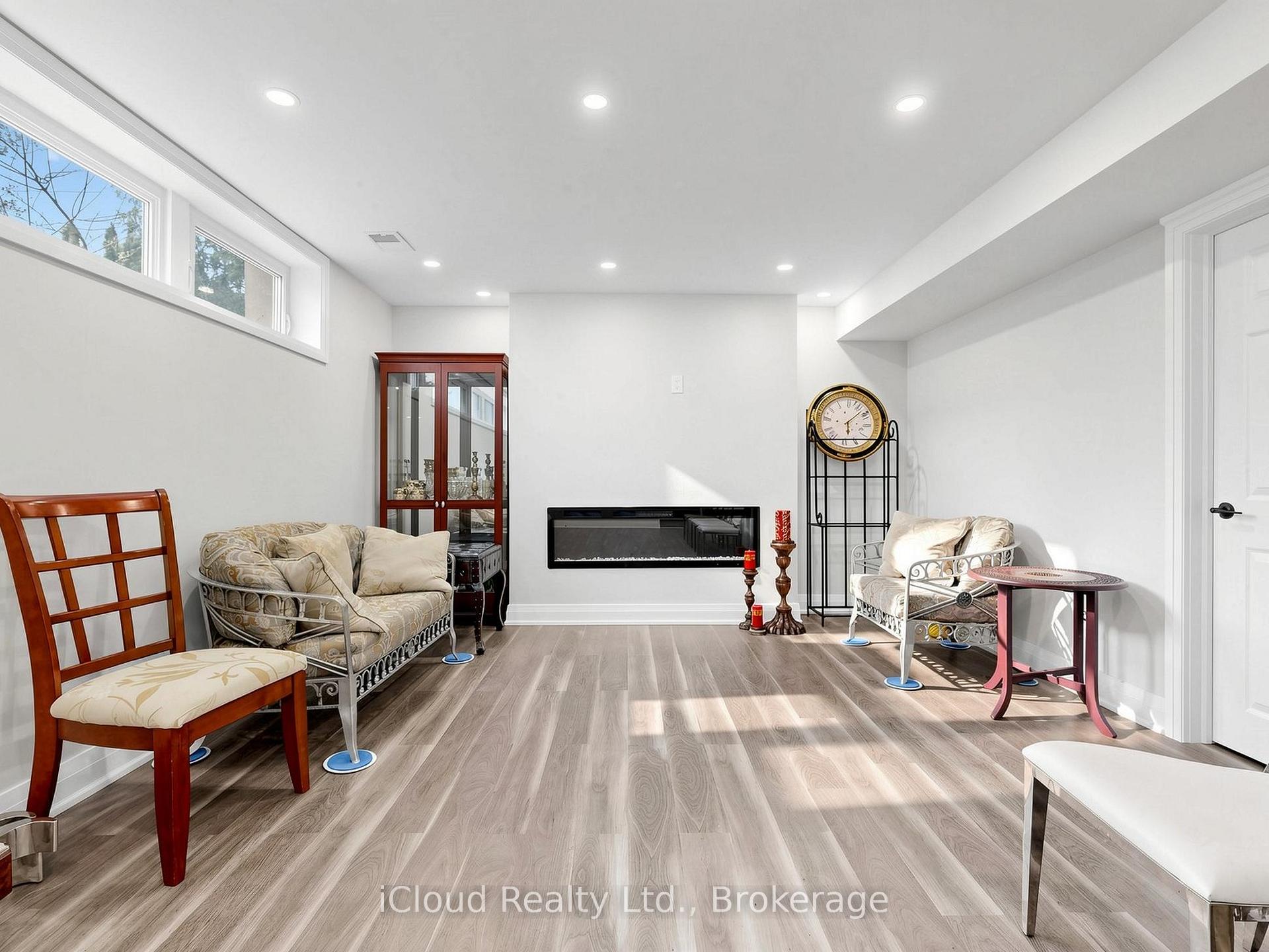 Photo 42 of 164 Munro Boulevard, North York, St. Andrew-Windfields — HOMEH