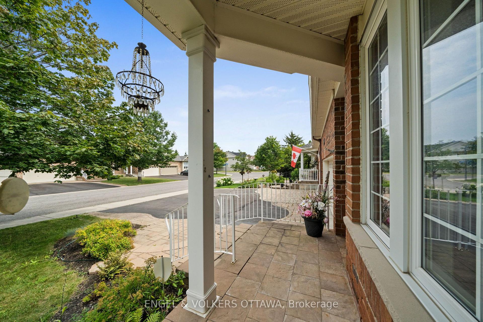 Photo 2 of 205 Cairnsmore Circle, Ottawa, Barrhaven - Stonebridge — HOMEH