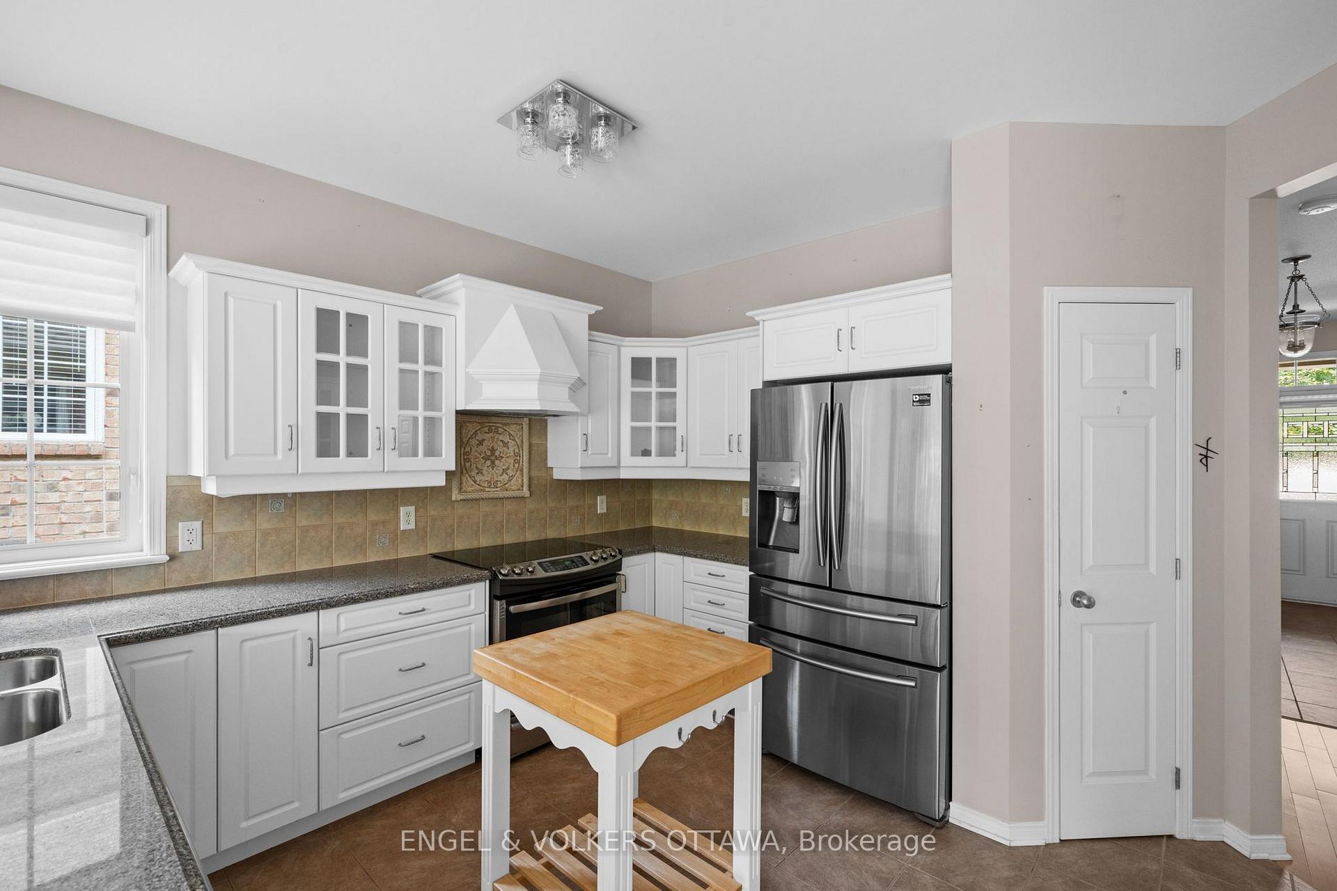 Photo 9 of 205 Cairnsmore Circle, Ottawa, Barrhaven - Stonebridge — HOMEH