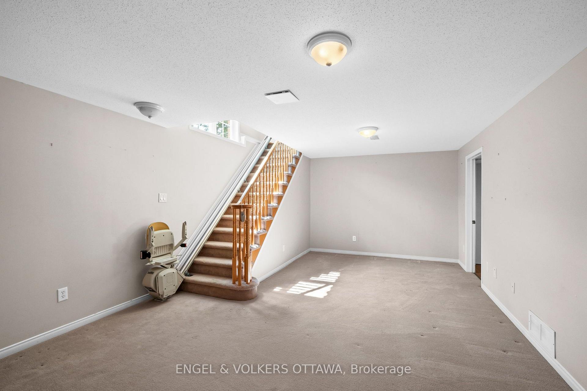 Photo 17 of 205 Cairnsmore Circle, Ottawa, Barrhaven - Stonebridge — HOMEH