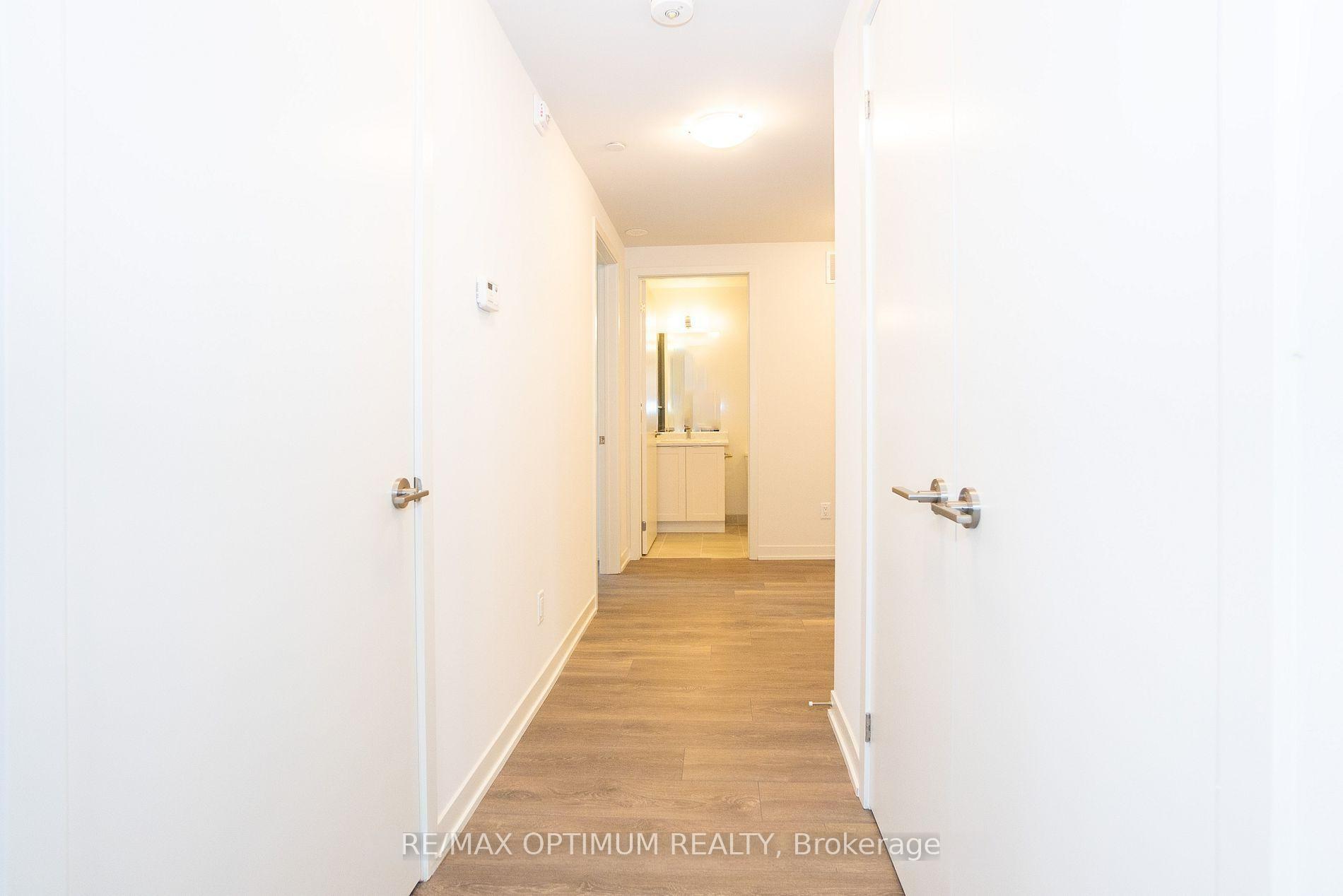 Photo 3 of Unit 405, 58 Sky harbour Drive, Brampton, Bram West — HOMEH