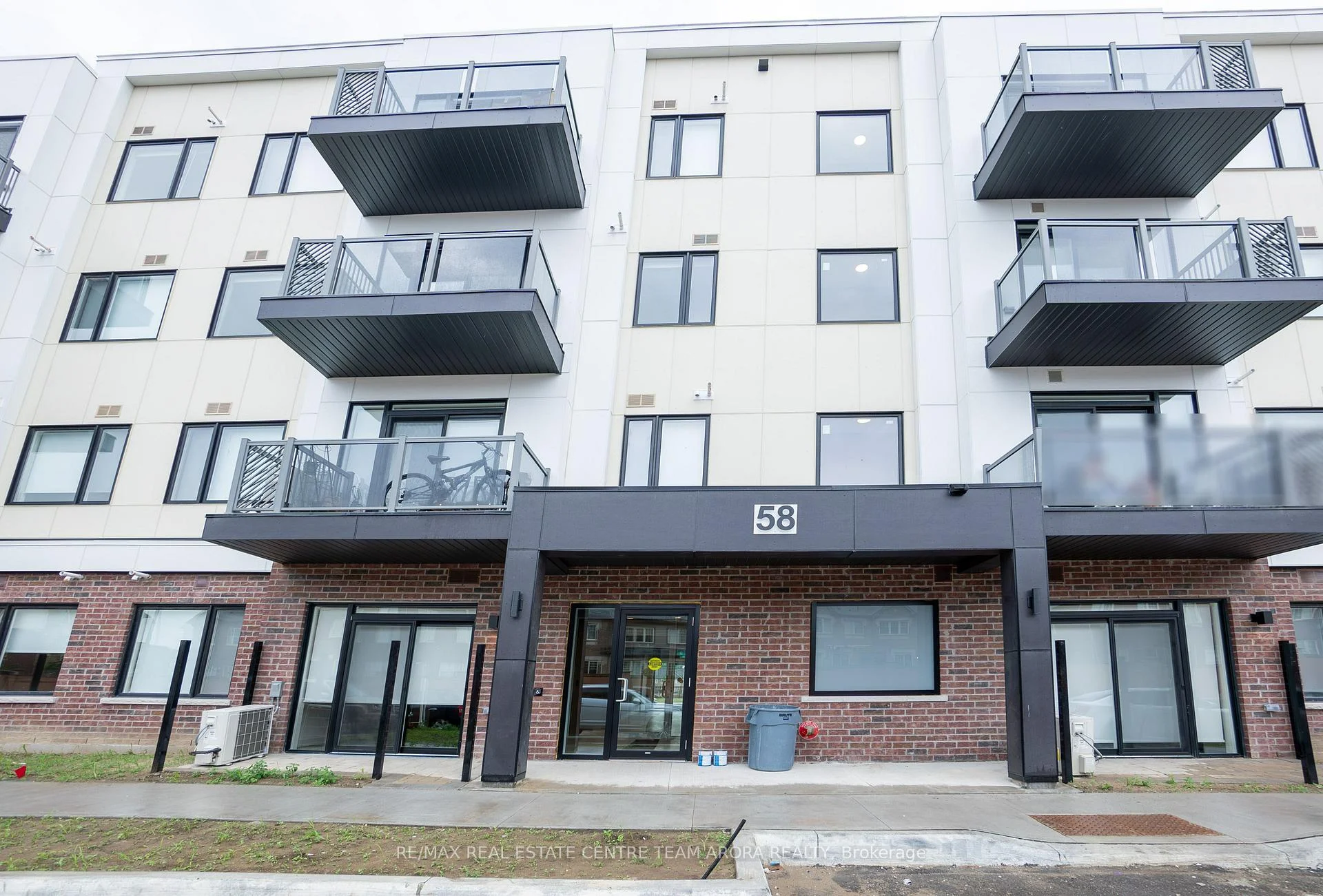 Photo 2 of Unit 405, 58 Sky harbour Drive, Brampton, Bram West — HOMEH