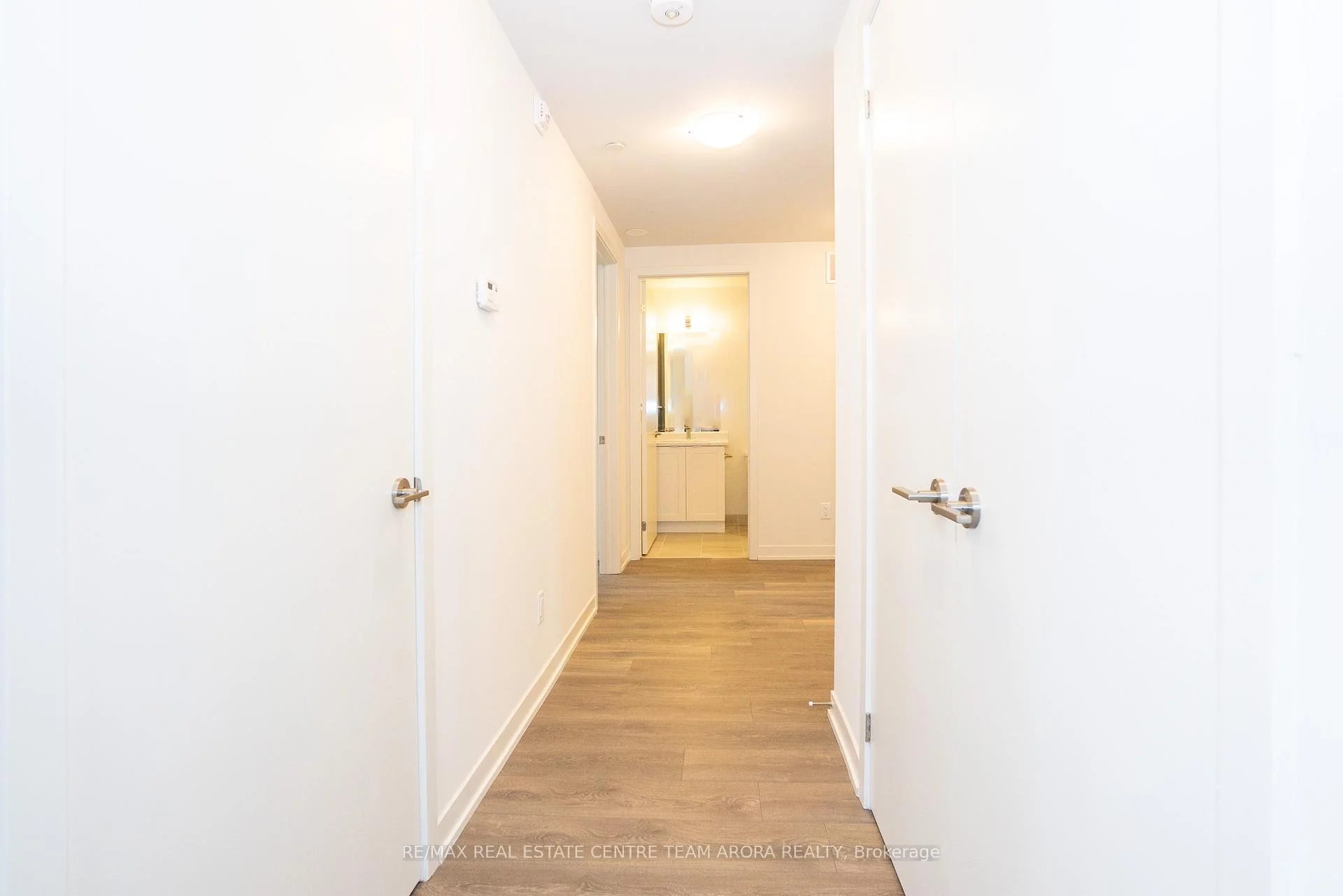 Photo 4 of Unit 405, 58 Sky harbour Drive, Brampton, Bram West — HOMEH